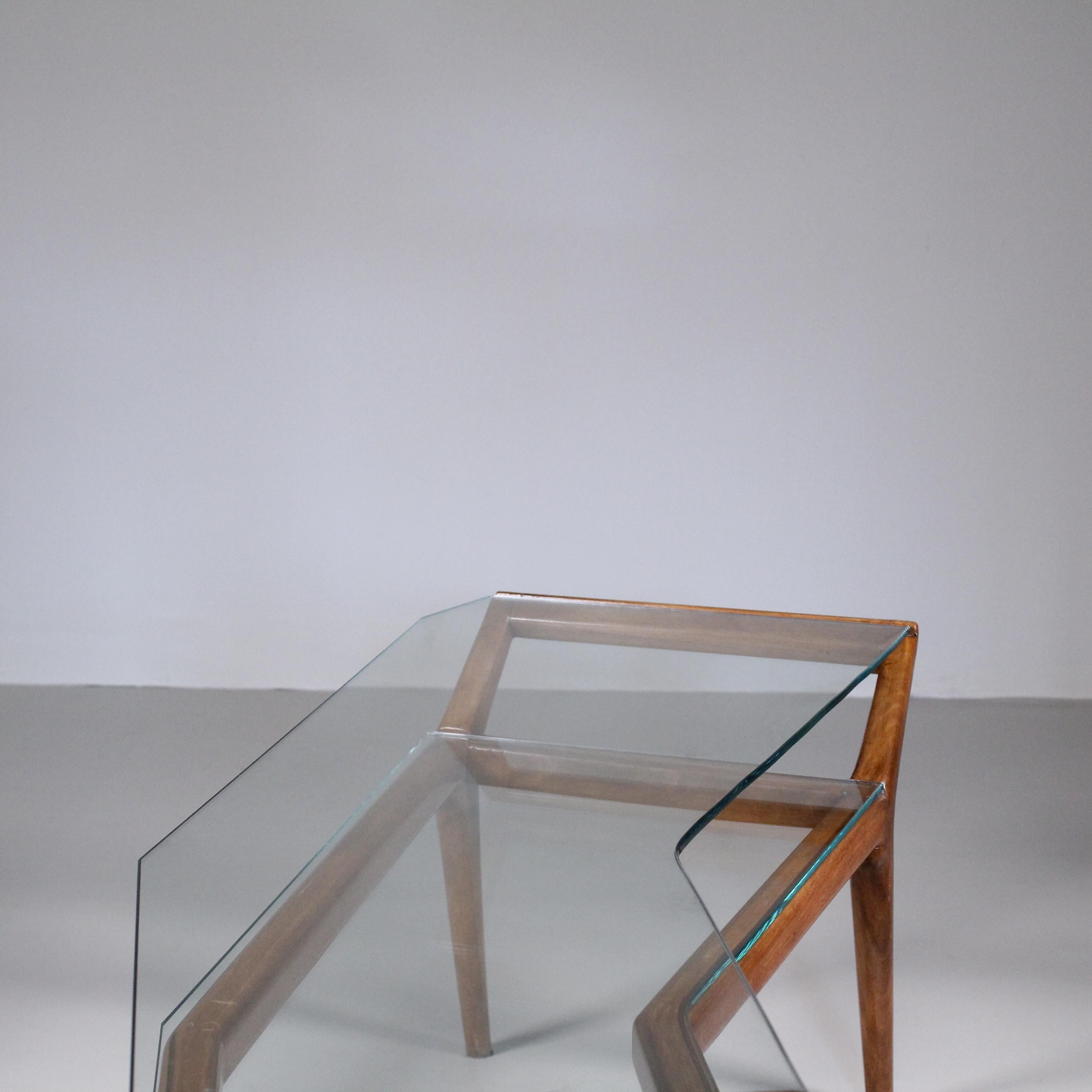 Mid-Century asimmetric Coffee table, glass and wood For Sale 1