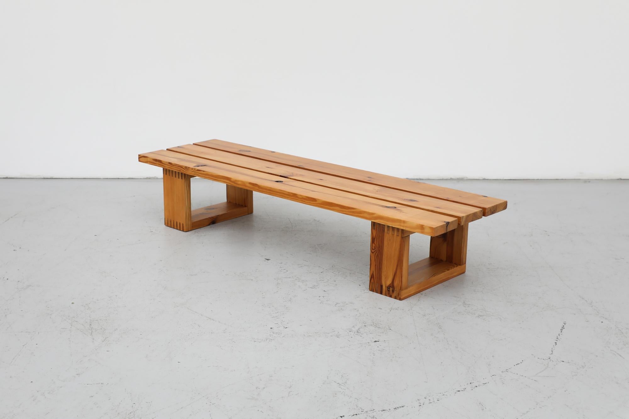 Mid-Century Ate Van Apeldoorn Pine Slat Bench w/ Square Feet & Box Joinery In Good Condition For Sale In Los Angeles, CA