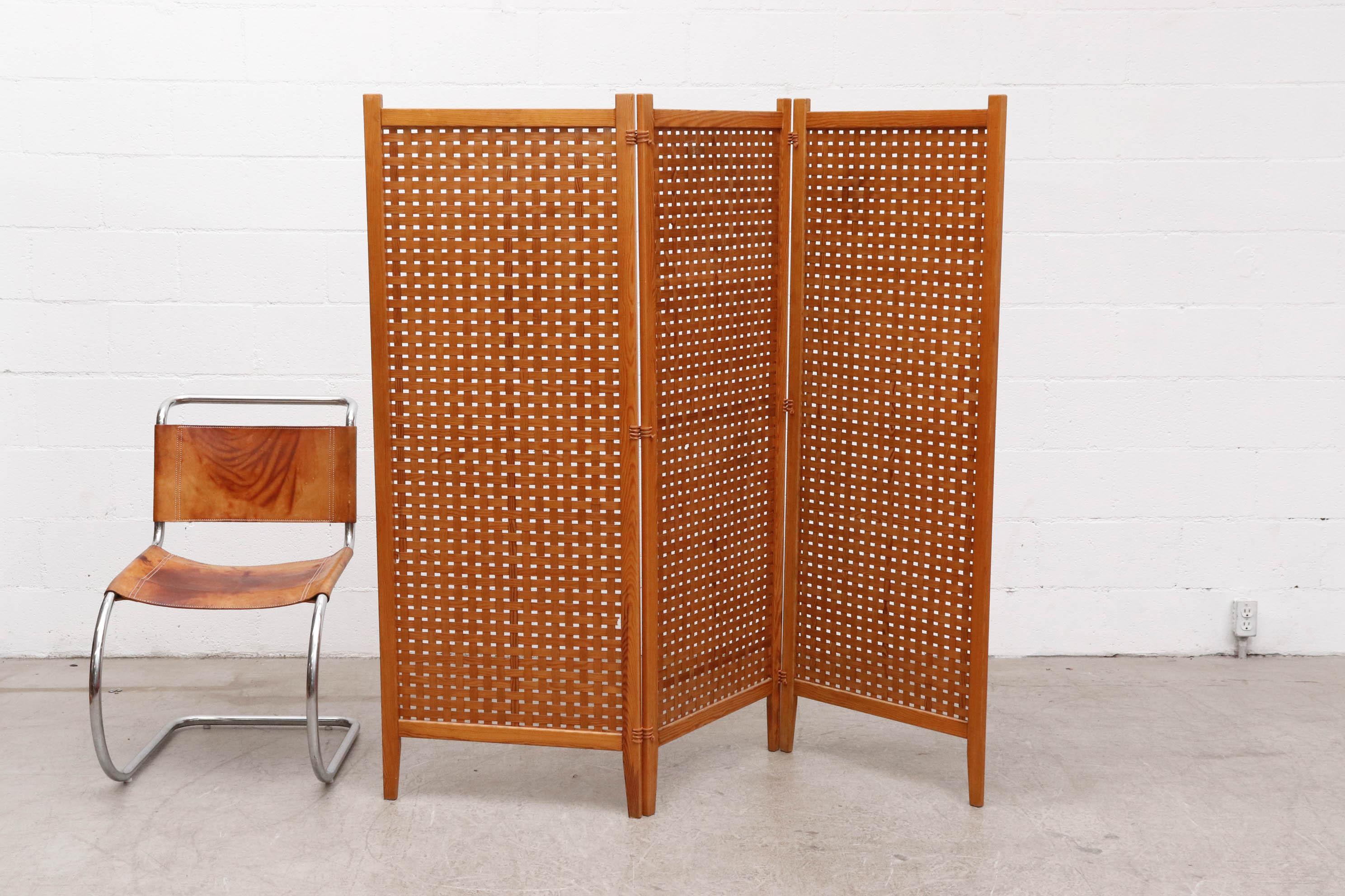 Lovely 3-panel midcentury room divider or privacy screen made with woven pine strips. Each panel is 23.625