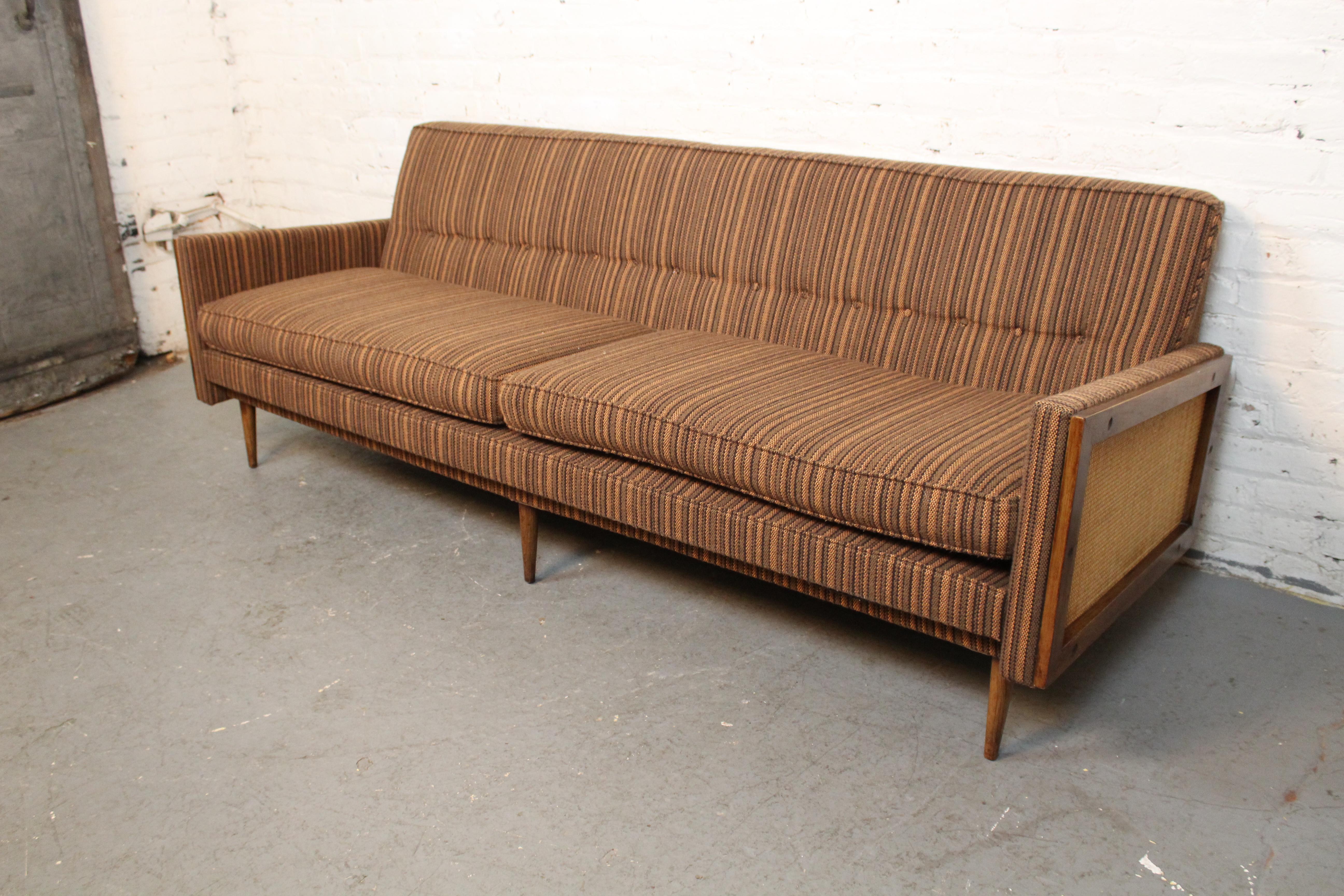 Mid-Century Atomic Era Tweed + Rattan Sofa In Good Condition For Sale In Brooklyn, NY
