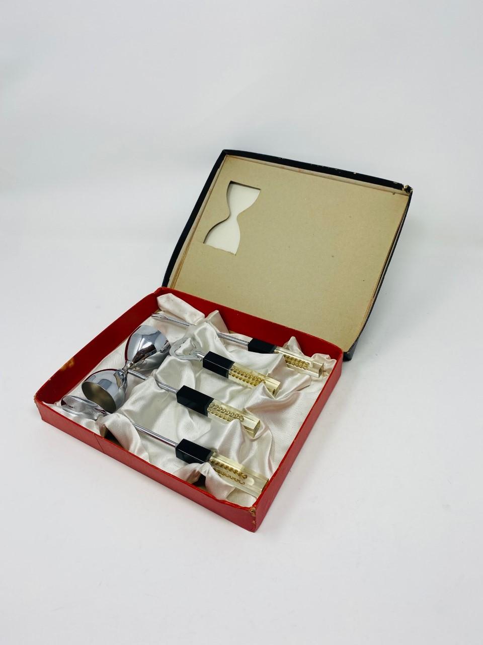Juego de herramientas de barra de acero y lucita atómica de mediados de siglo , años 60 en venta 2