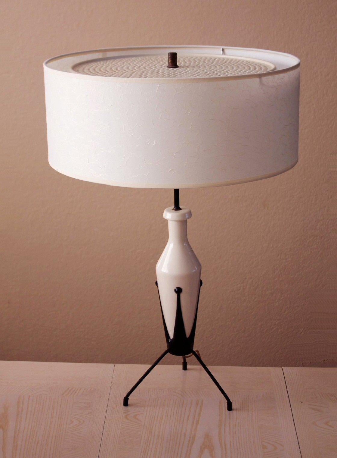 Mid-Century Modern Lampe de table Yasha Heifetz moderne du milieu du siècle dernier ! A Space Era Atomic Tripod 1950s  en vente