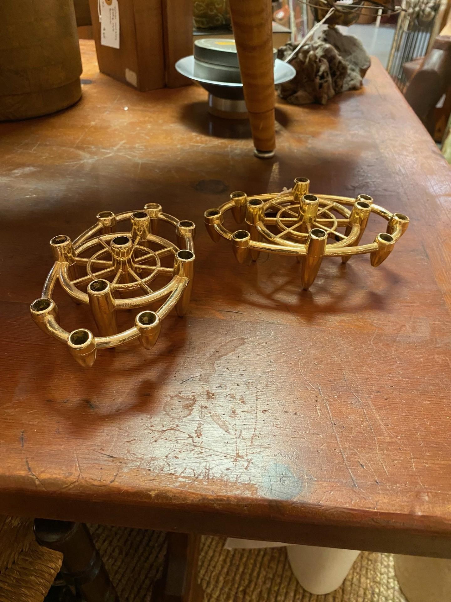 Calco Coppia di portacandele in ottone a cono in stile atomico del Medio Secolo in vendita
