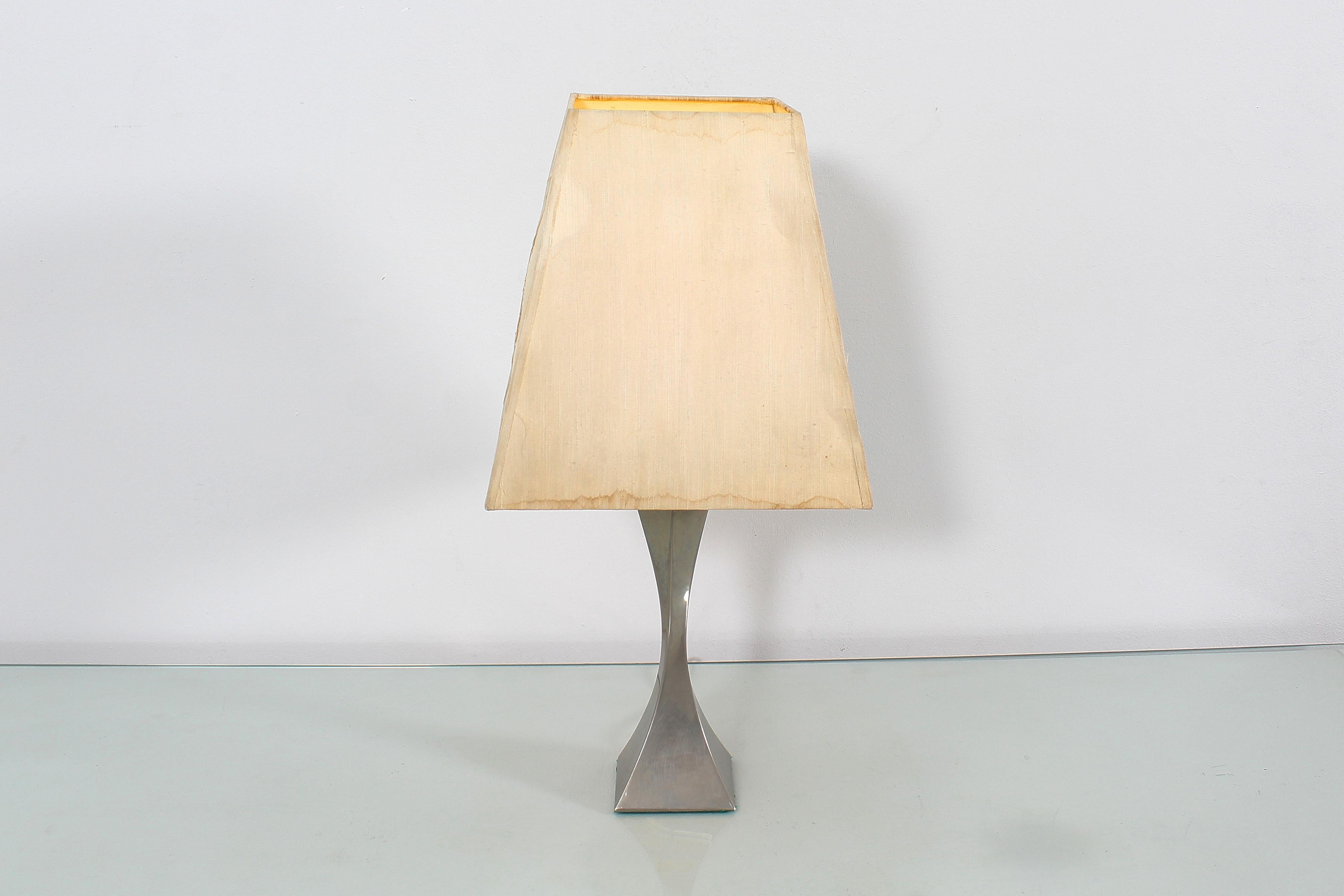 Midcentury a .Tonello E a .Montagna Grillo Metal Pyramidal Table Lamp 60s Italy For Sale 5