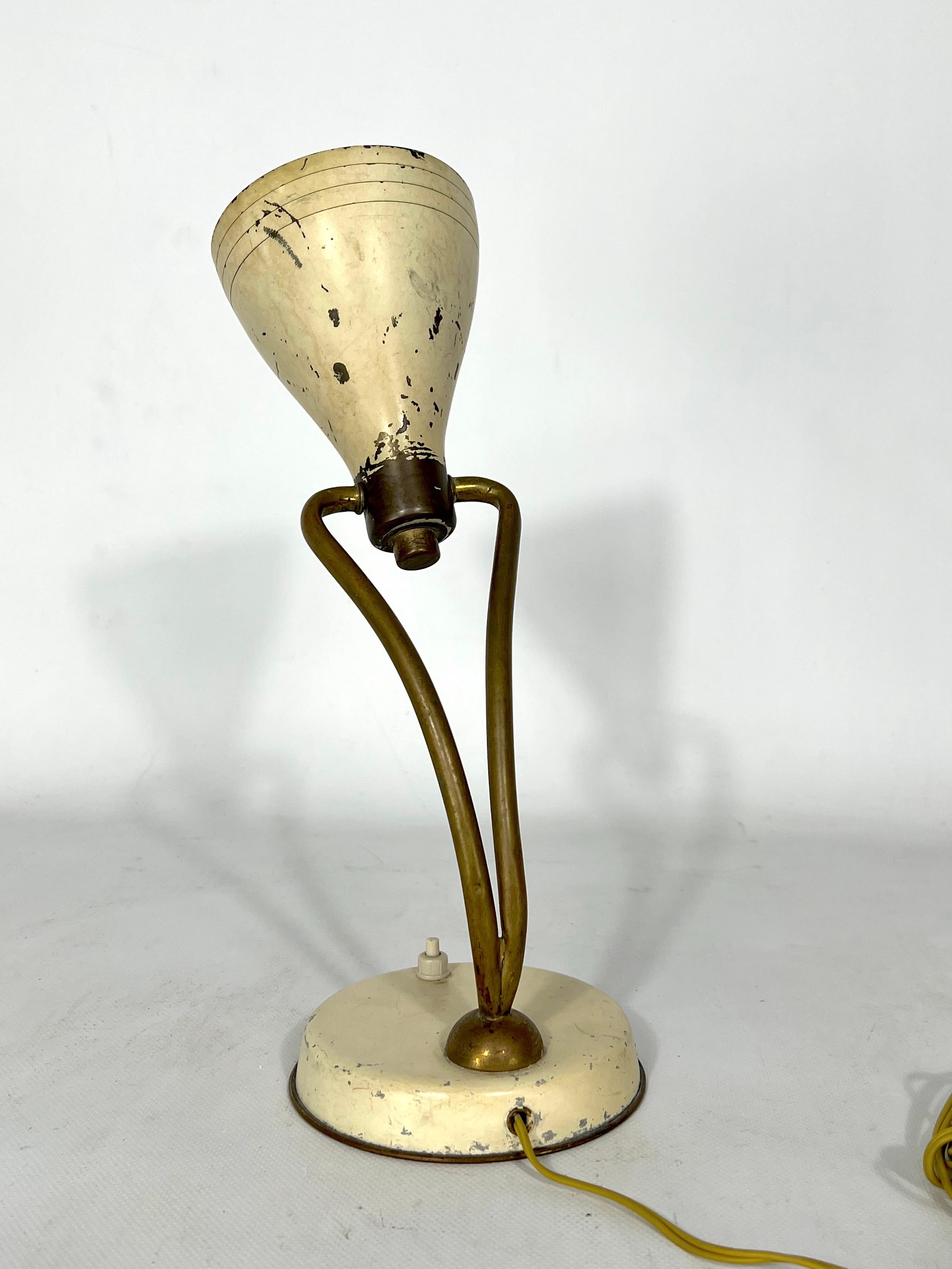 Mid-Century Modern Mid-Century Attributed Arredoluce Lacquered Brass Orientable Table Lamp from 50s For Sale