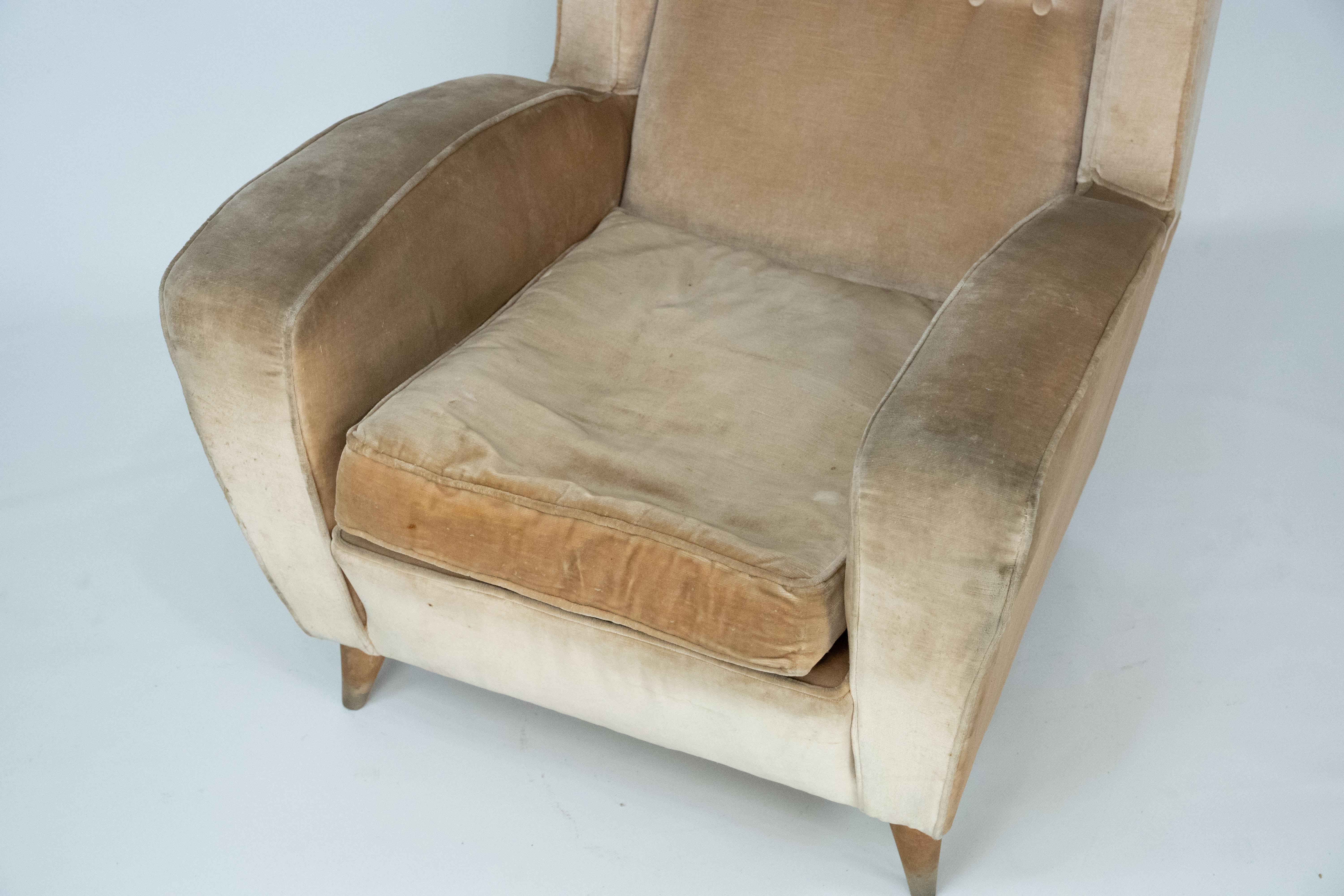 20ième siècle Fauteuil simple en velours Melchiorre Bega attribué au milieu du siècle. Italie années 1950 en vente