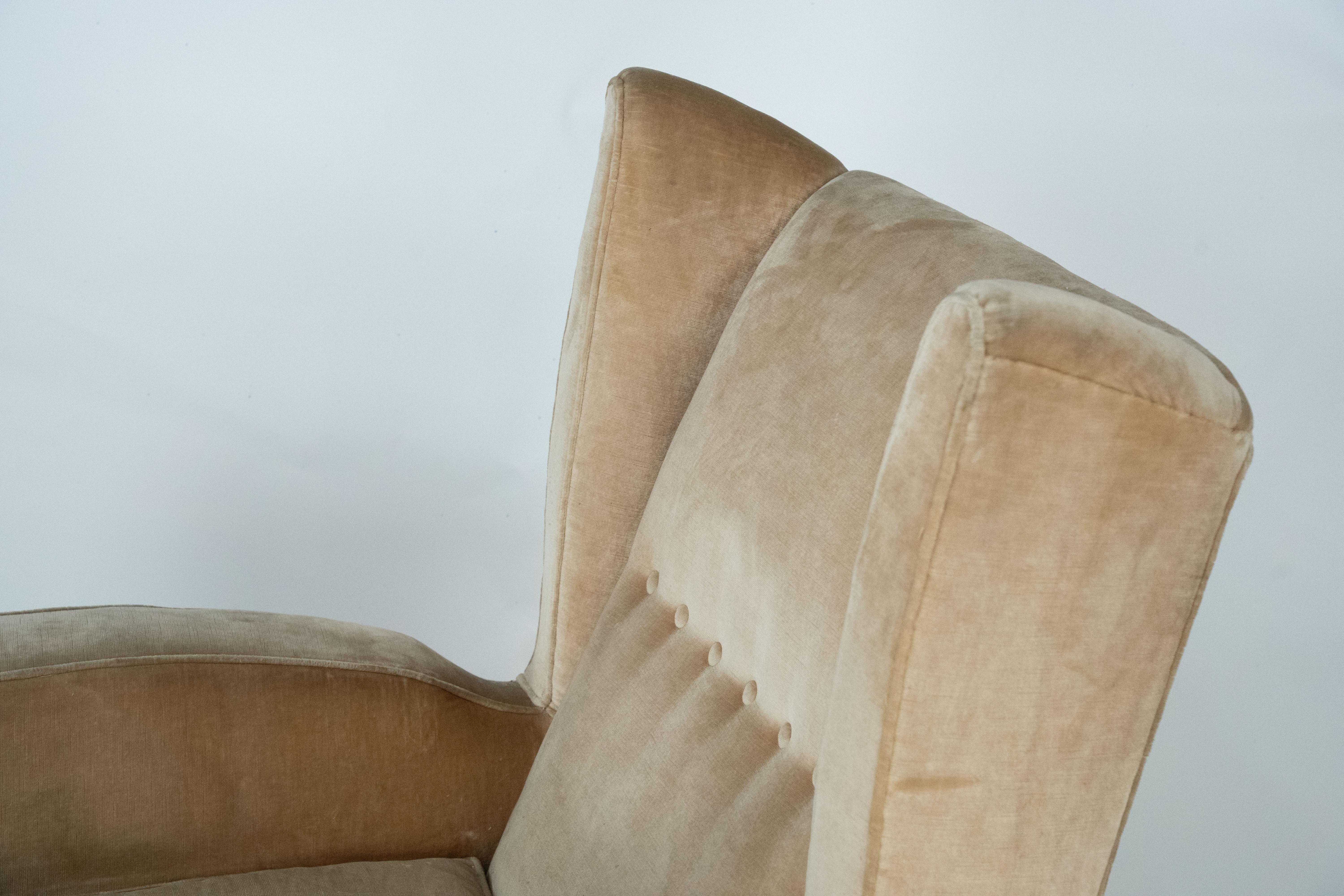 Fauteuil simple en velours Melchiorre Bega attribué au milieu du siècle. Italie années 1950 en vente 1