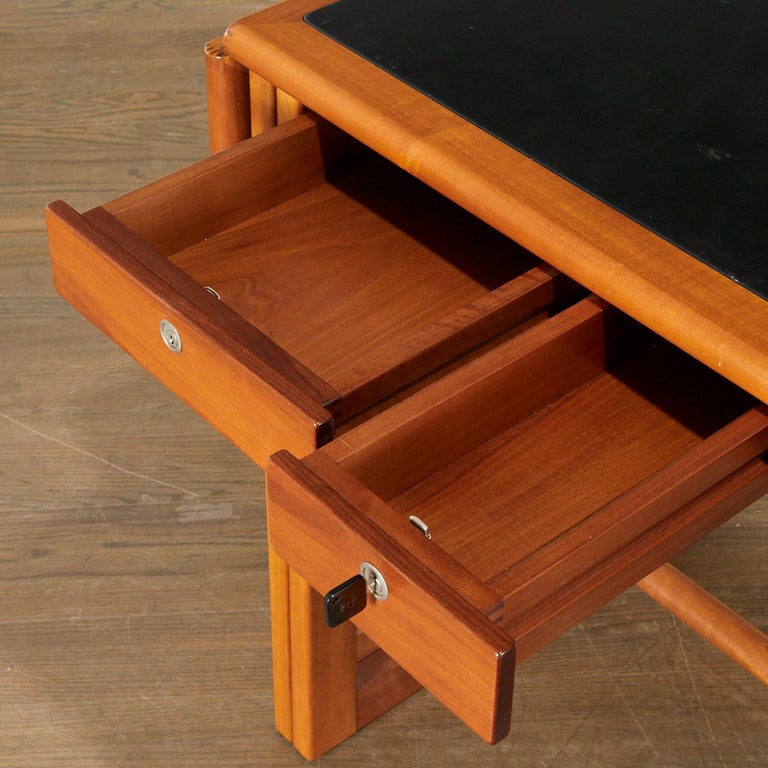 Mid-Century Augusto Savini for Pozzi, Gate-Leg Oak and Leather Drop-Leaf Desk In Good Condition In Morristown, NJ