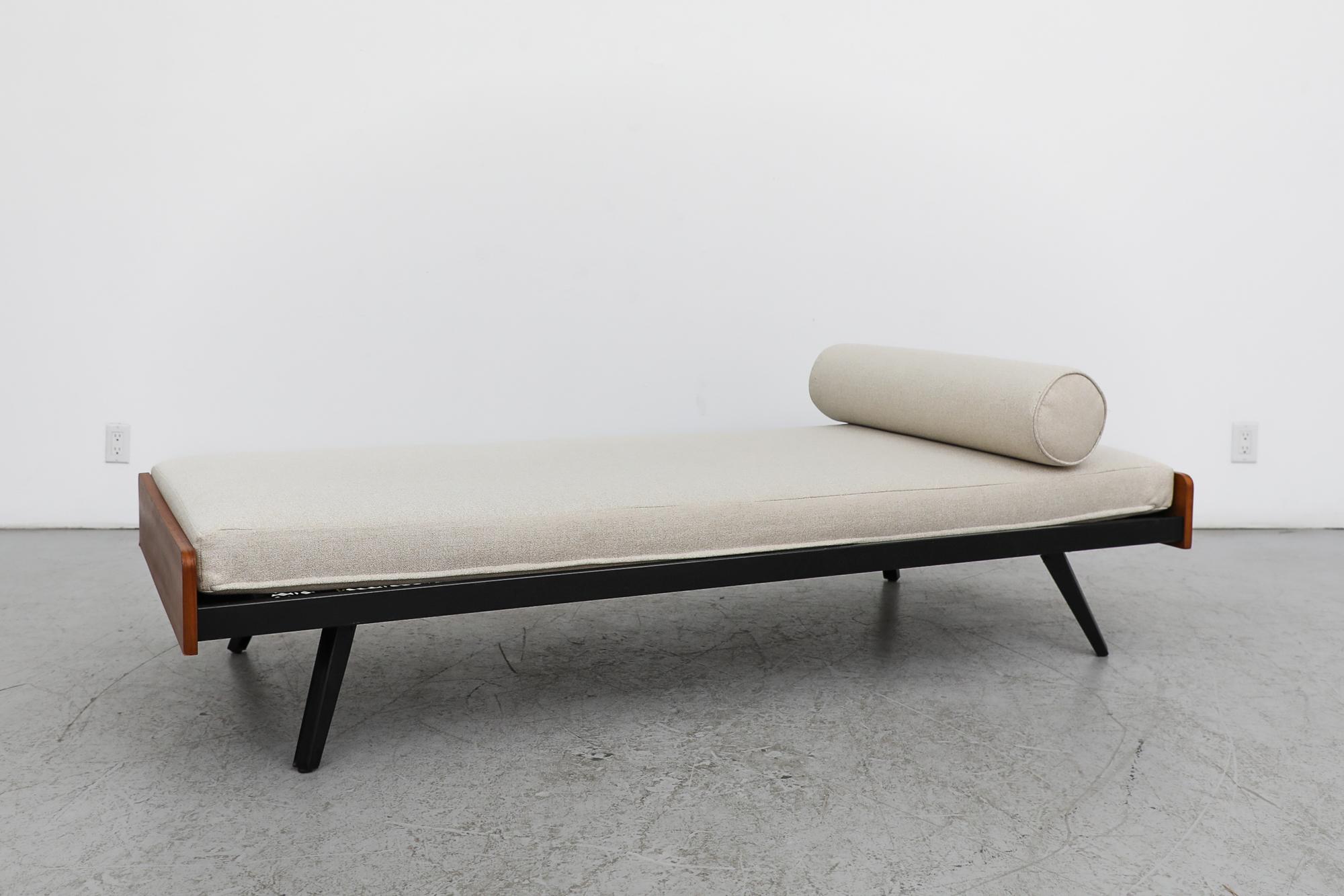 Mid-Century Auping Style Daybed with Folding Legs In Good Condition In Los Angeles, CA