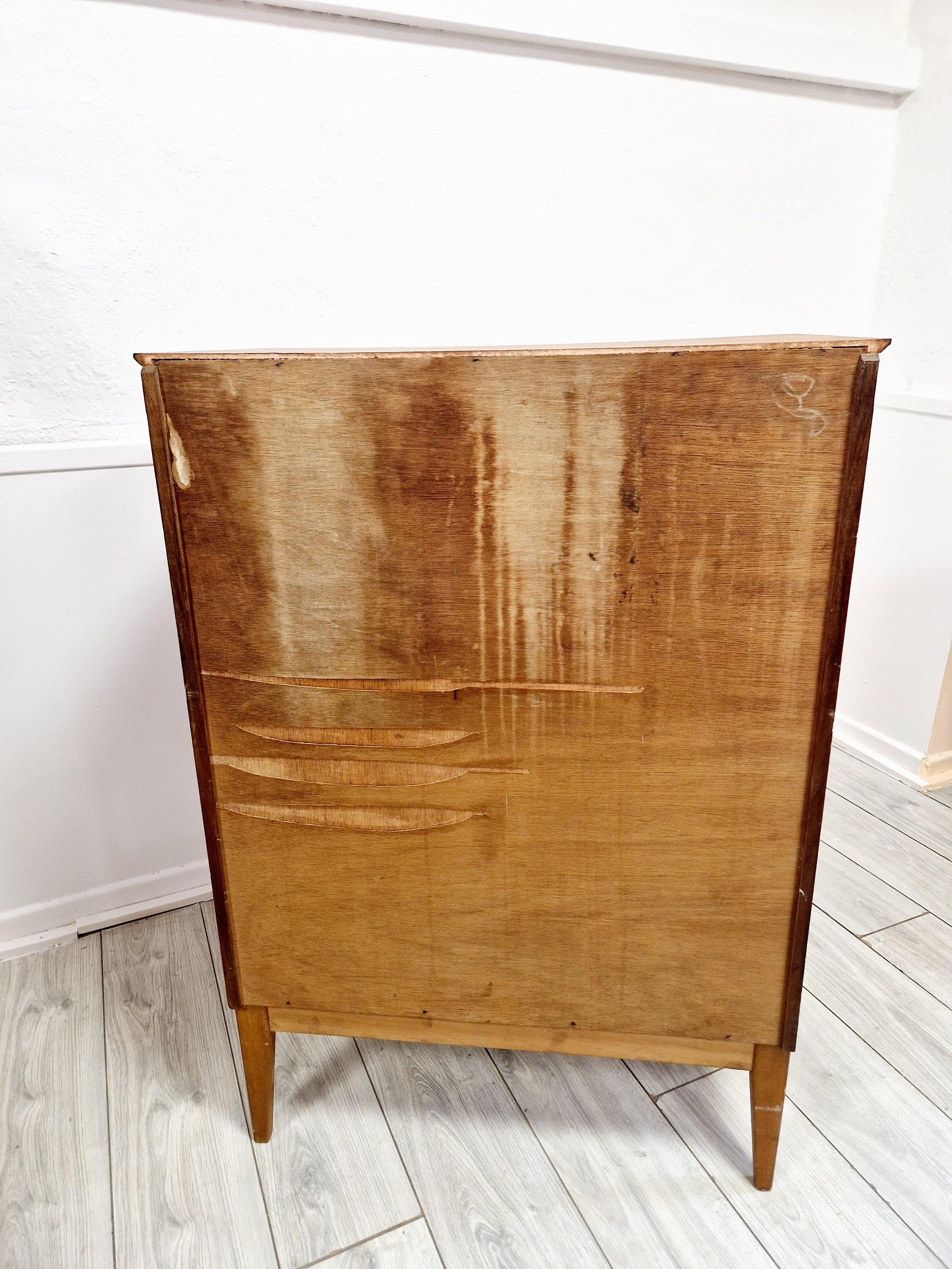 Svedese Commode Austinsuite di metà secolo in vendita