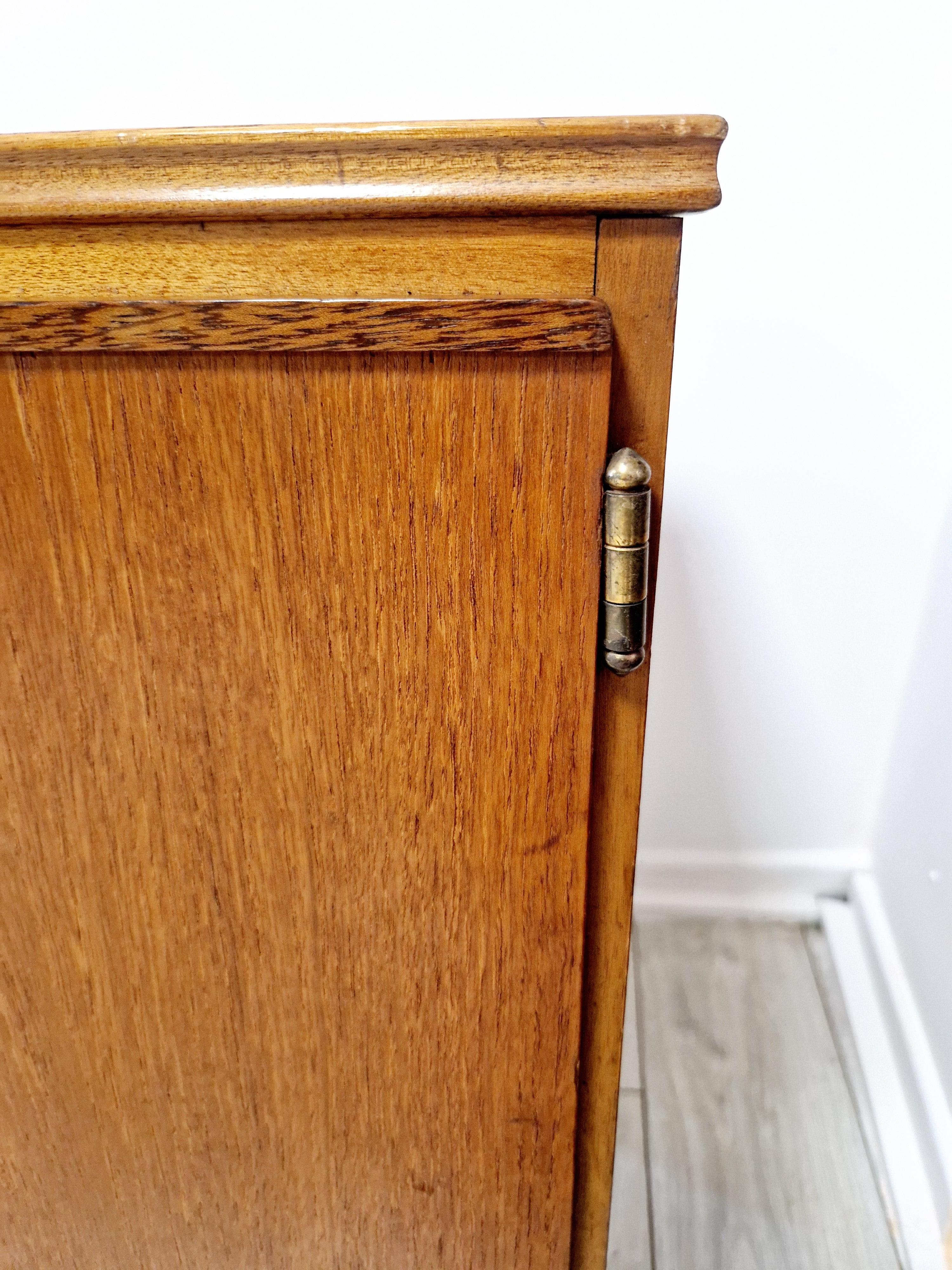 Teak Credenza in teak Austinsuite di metà secolo in vendita