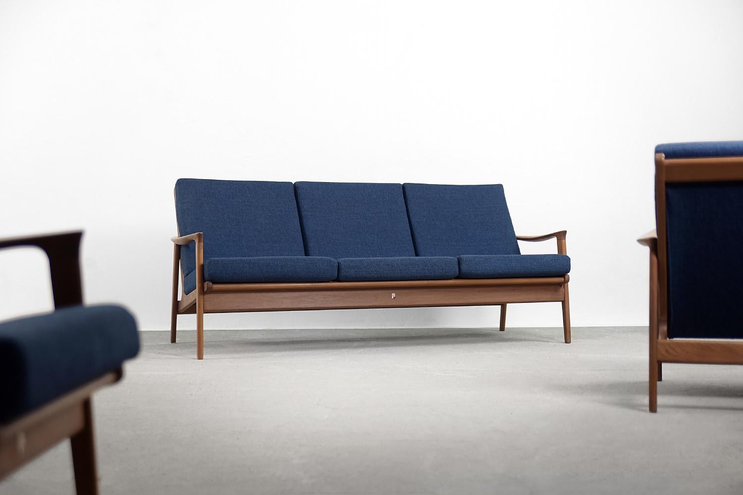 Mid-Century Australian Modern Teak Sofa & Armchairs by Parker Furniture, 1950s For Sale 2