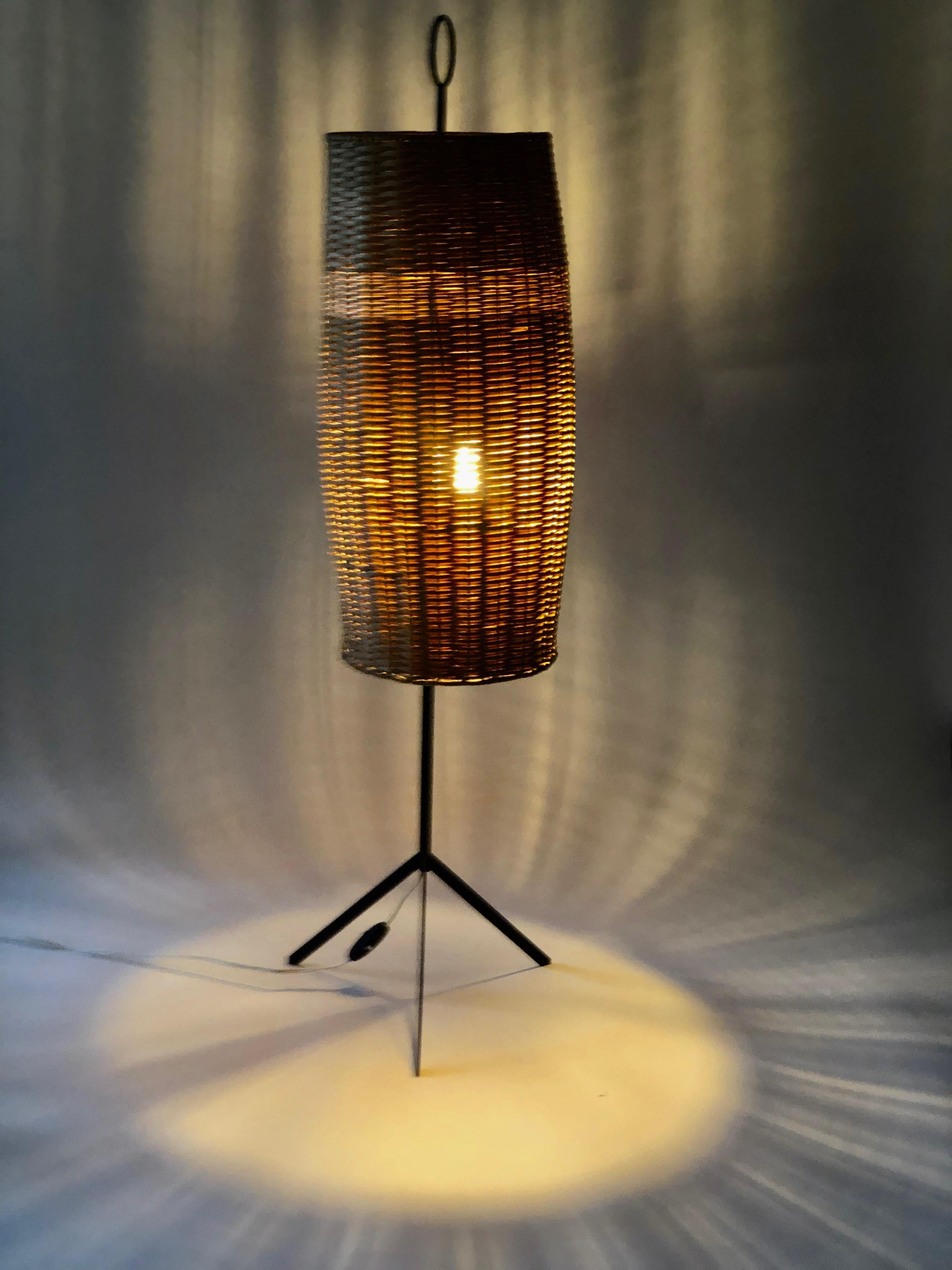 Österreichische Mid-Century-Stehlampe aus Korbweide „ Renee“ von J.T. Kalmar im Angebot 10