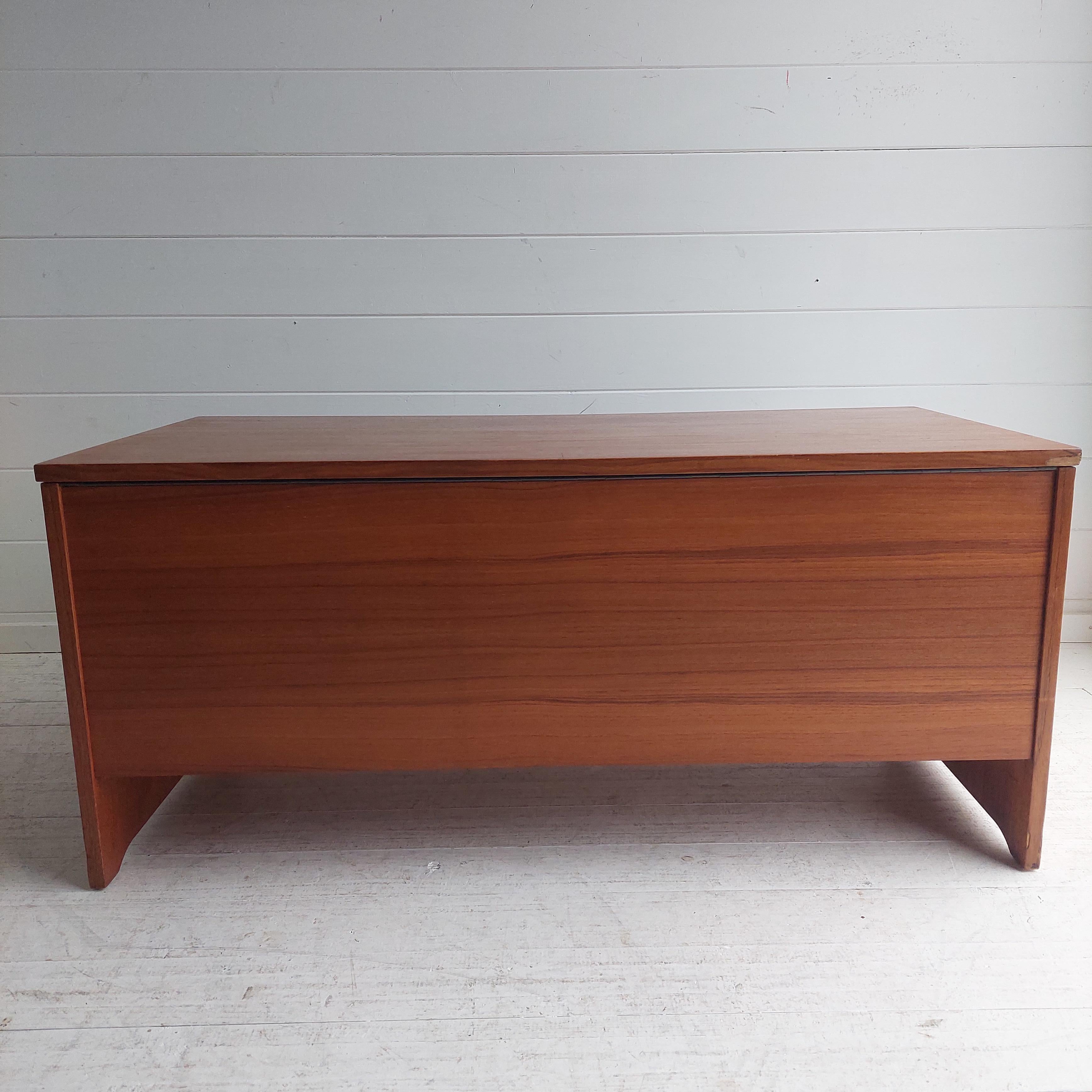 Mid Century Avalon Teak Coffee Table Storage cabinet  Blanket box Bench, 60s 7
