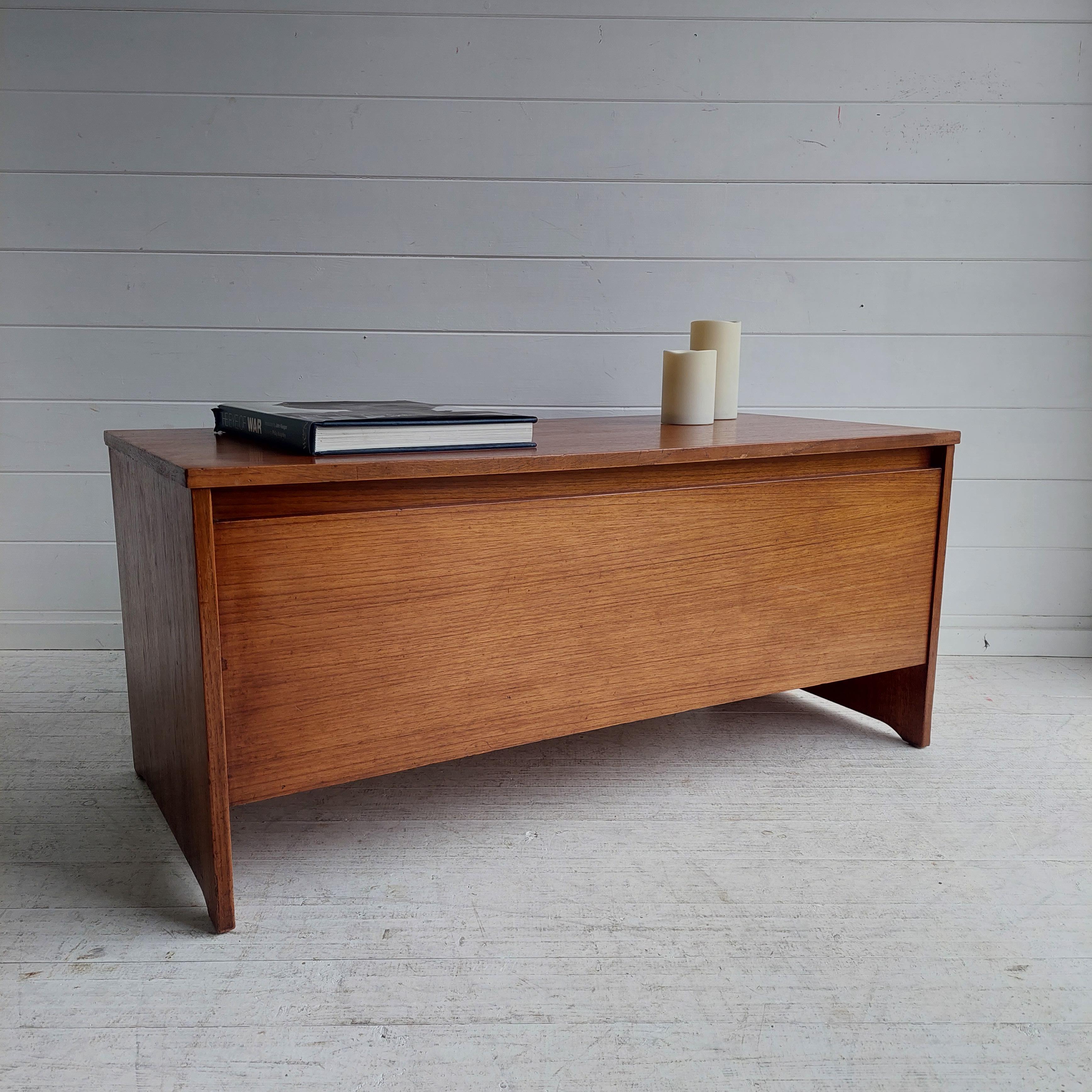 British Mid Century Avalon Teak Coffee Table Storage cabinet  Blanket box Bench, 60s