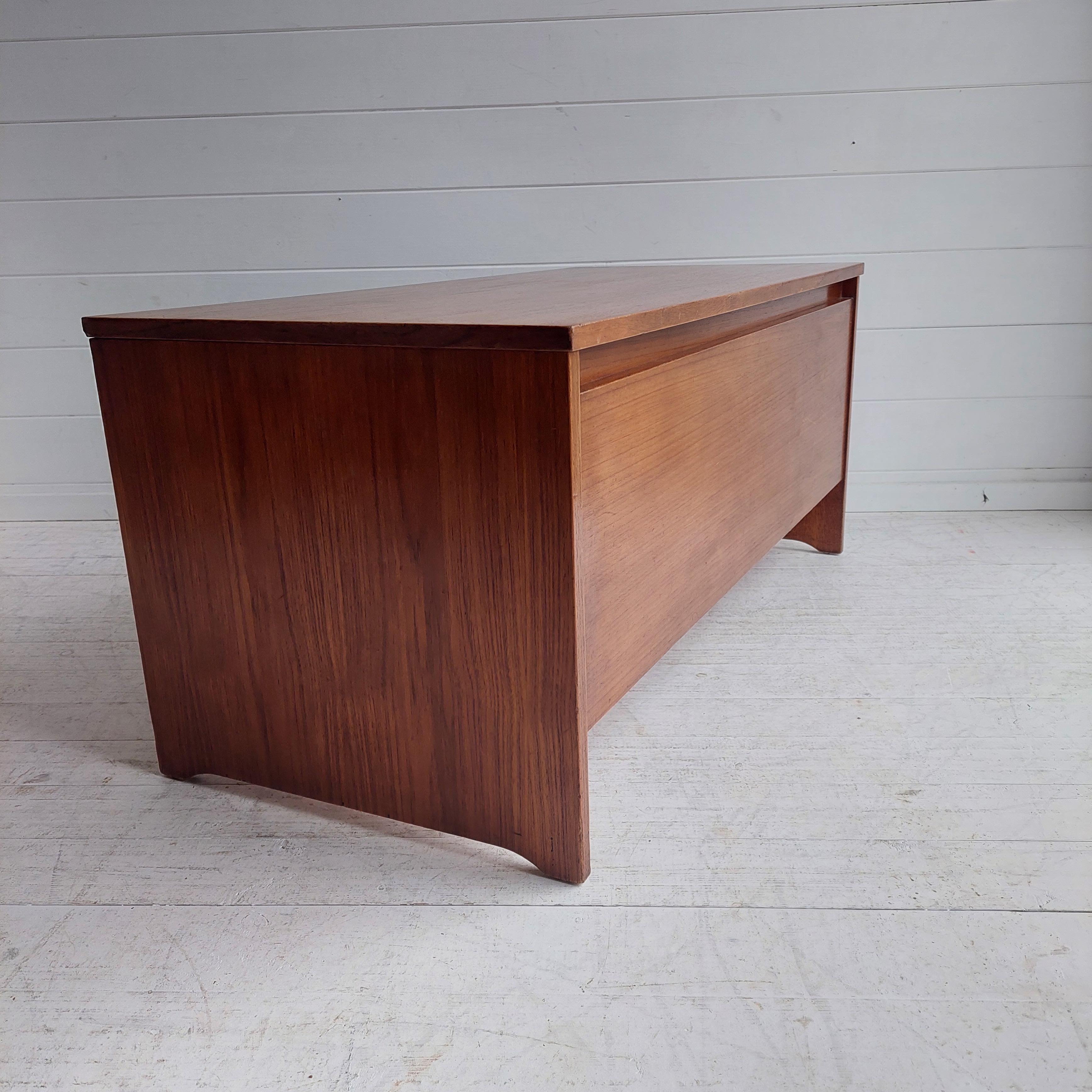 Mid Century Avalon Teak Coffee Table Storage cabinet  Blanket box Bench, 60s 1