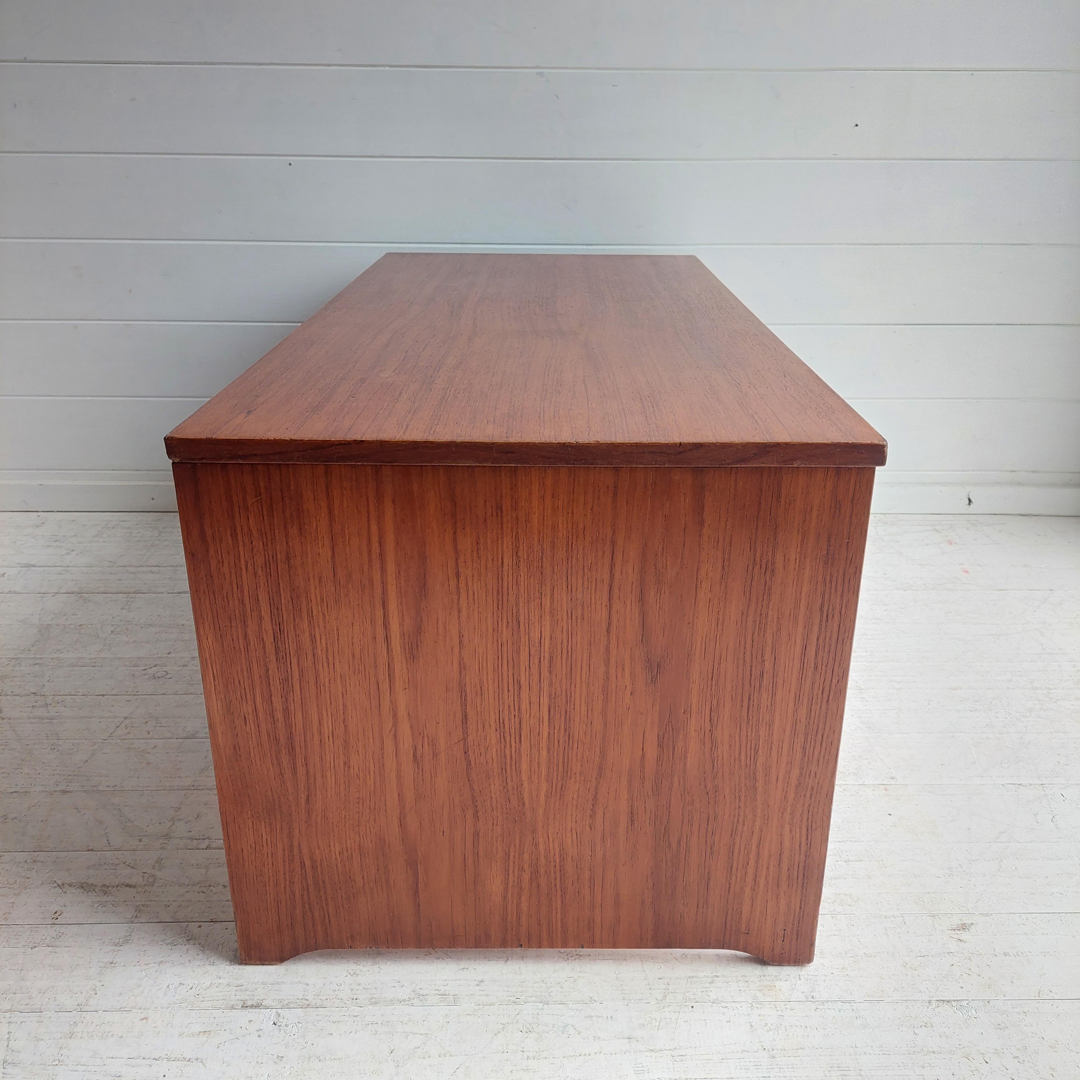 Mid Century Avalon Teak Coffee Table Storage cabinet  Blanket box Bench, 60s 3