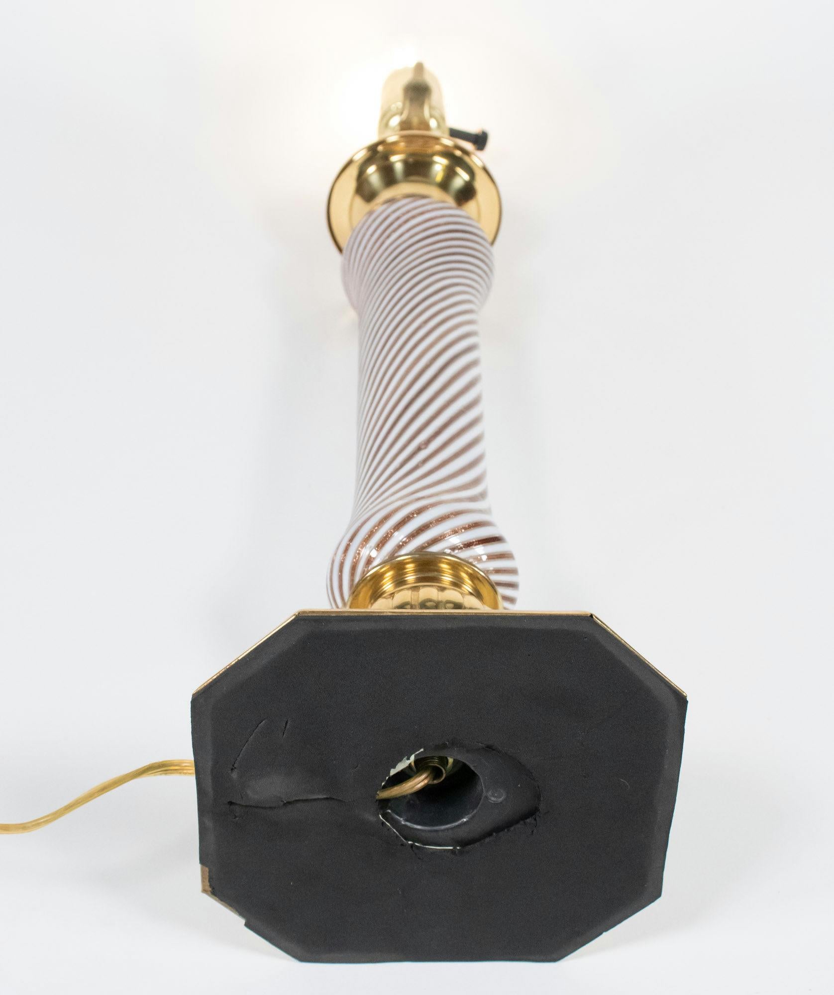 Mid Century Aventurine Filigrana Murano Table Lamp attributed to Dino Martens For Sale 2