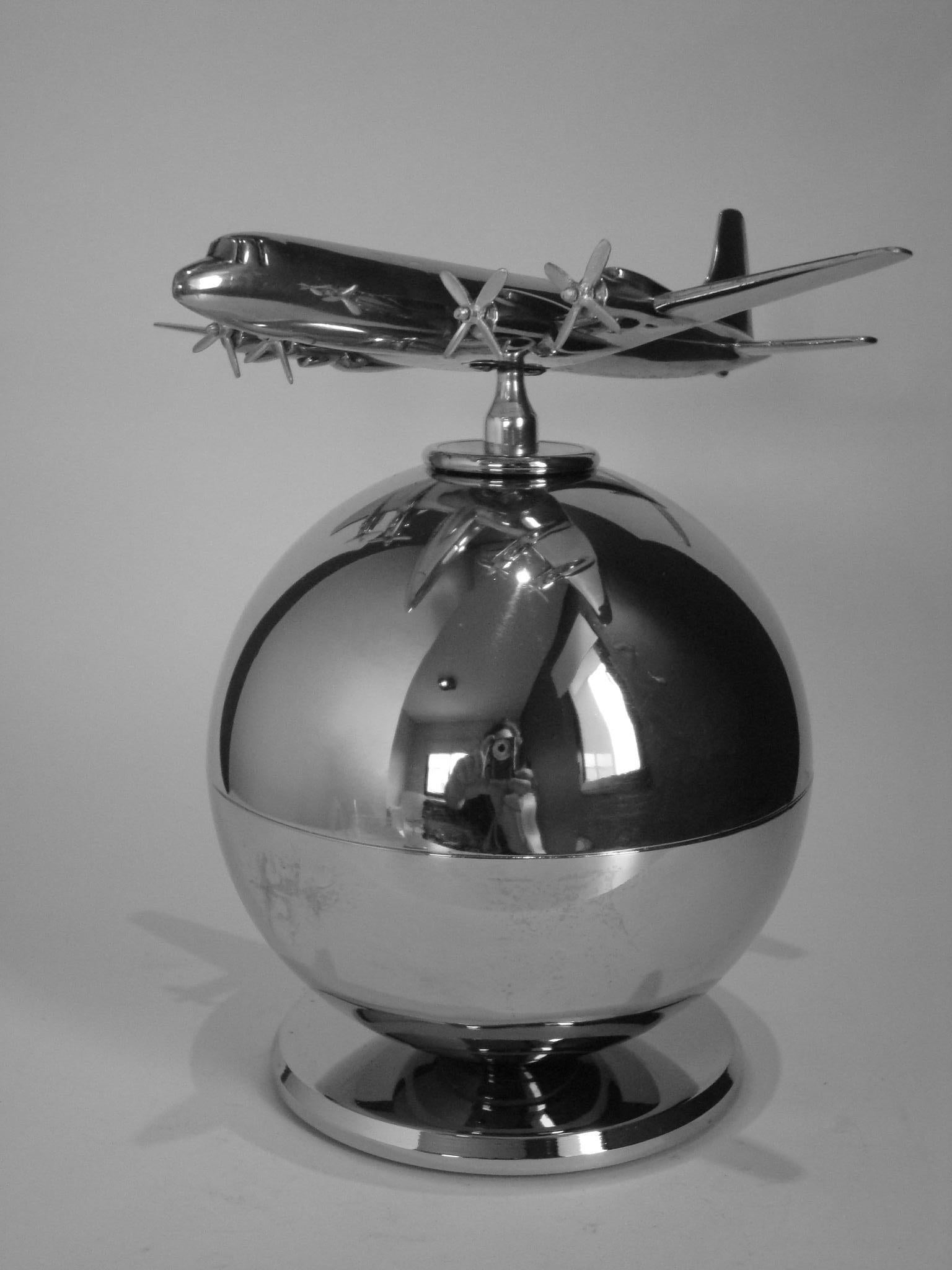 Américain Modèle vintage d'avion de bureau à vol avec globe, Aviation du milieu du siècle dernier, années 1940 en vente