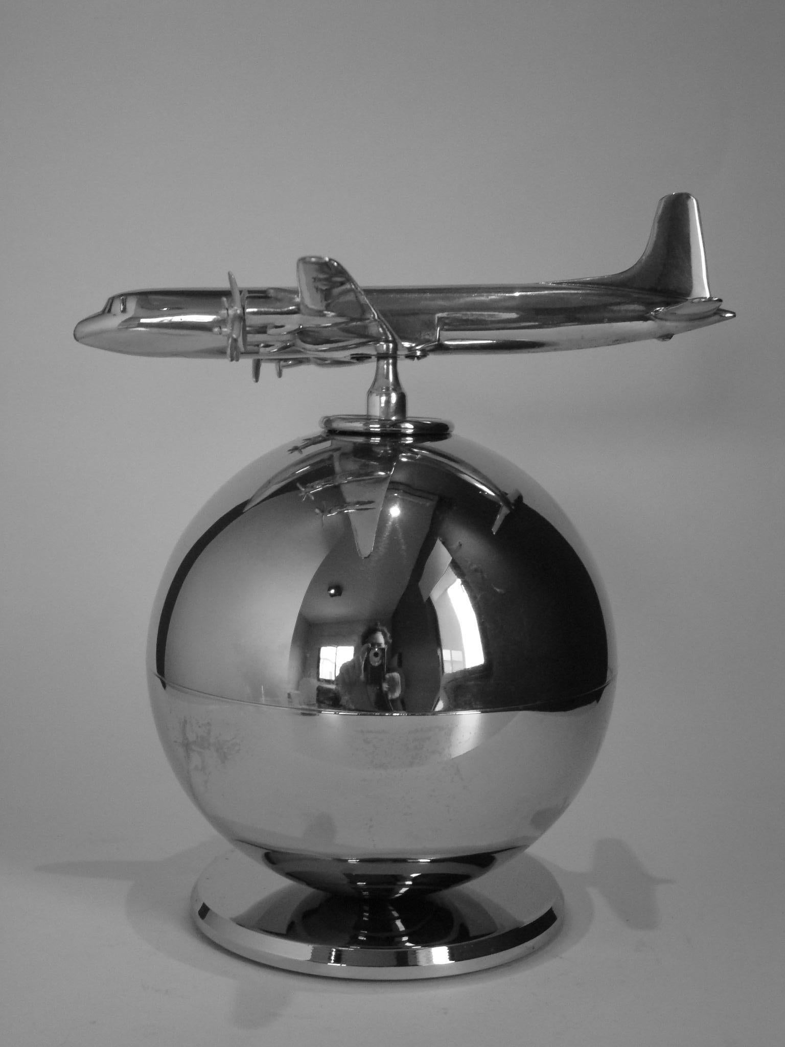 Modèle vintage d'avion de bureau à vol avec globe, Aviation du milieu du siècle dernier, années 1940 Bon état - En vente à Buenos Aires, Olivos