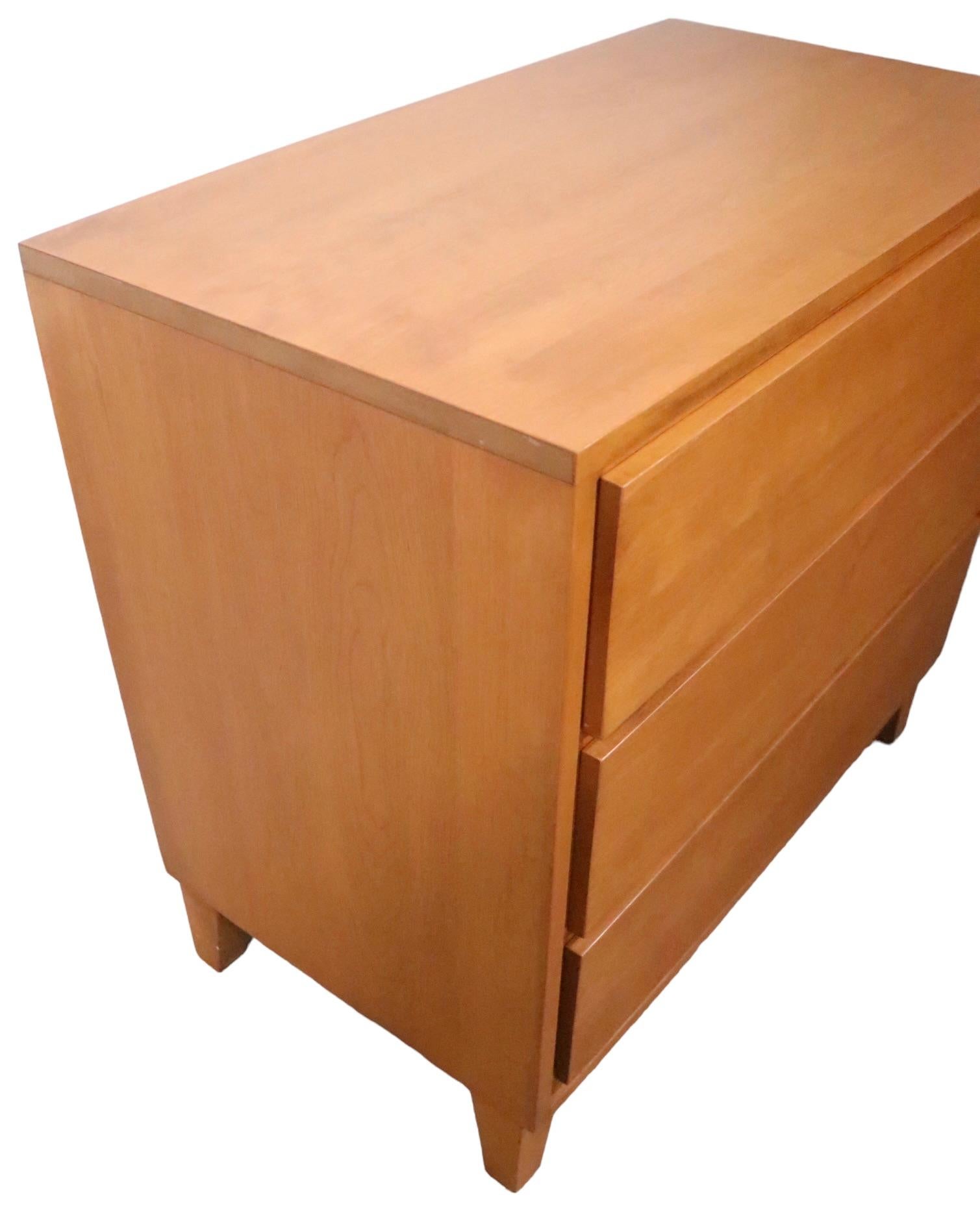 American Mid Century Bachelors Chest by Leslie Diamond Conant Ball  Modern Mates c 1950's For Sale