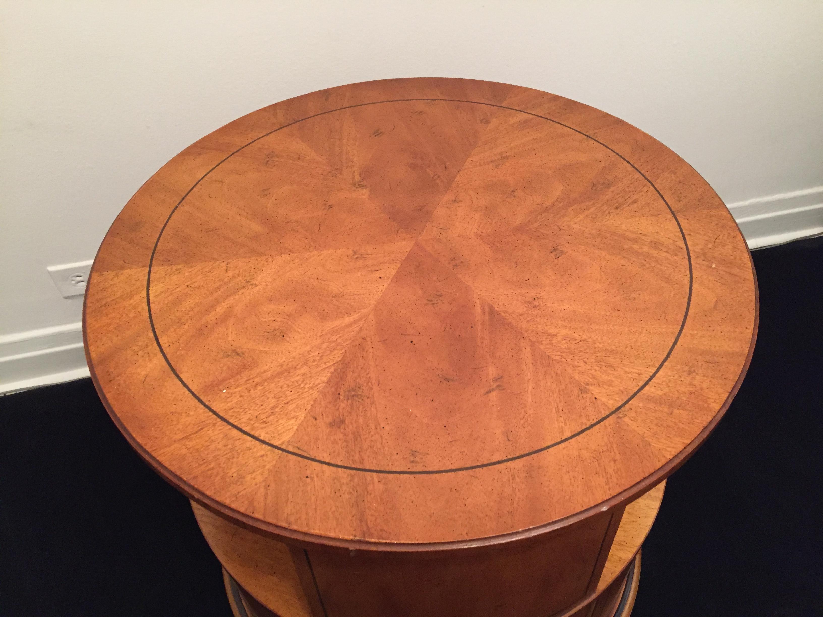 Mid-century Baker Palladian Inspired Revolving Book Case or Side Table In Good Condition In Chicago, IL