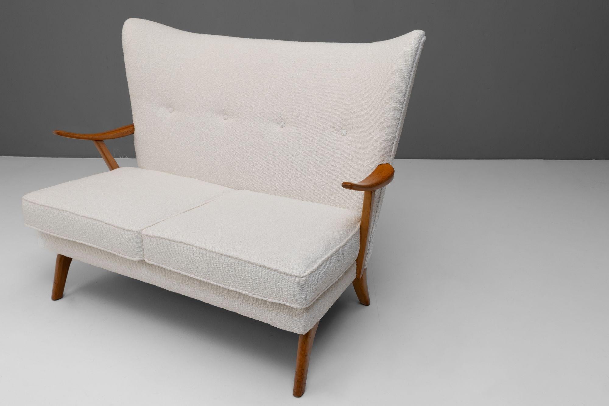 Sofá Bambino de Mitad de Siglo de Howard Keith Británico en venta