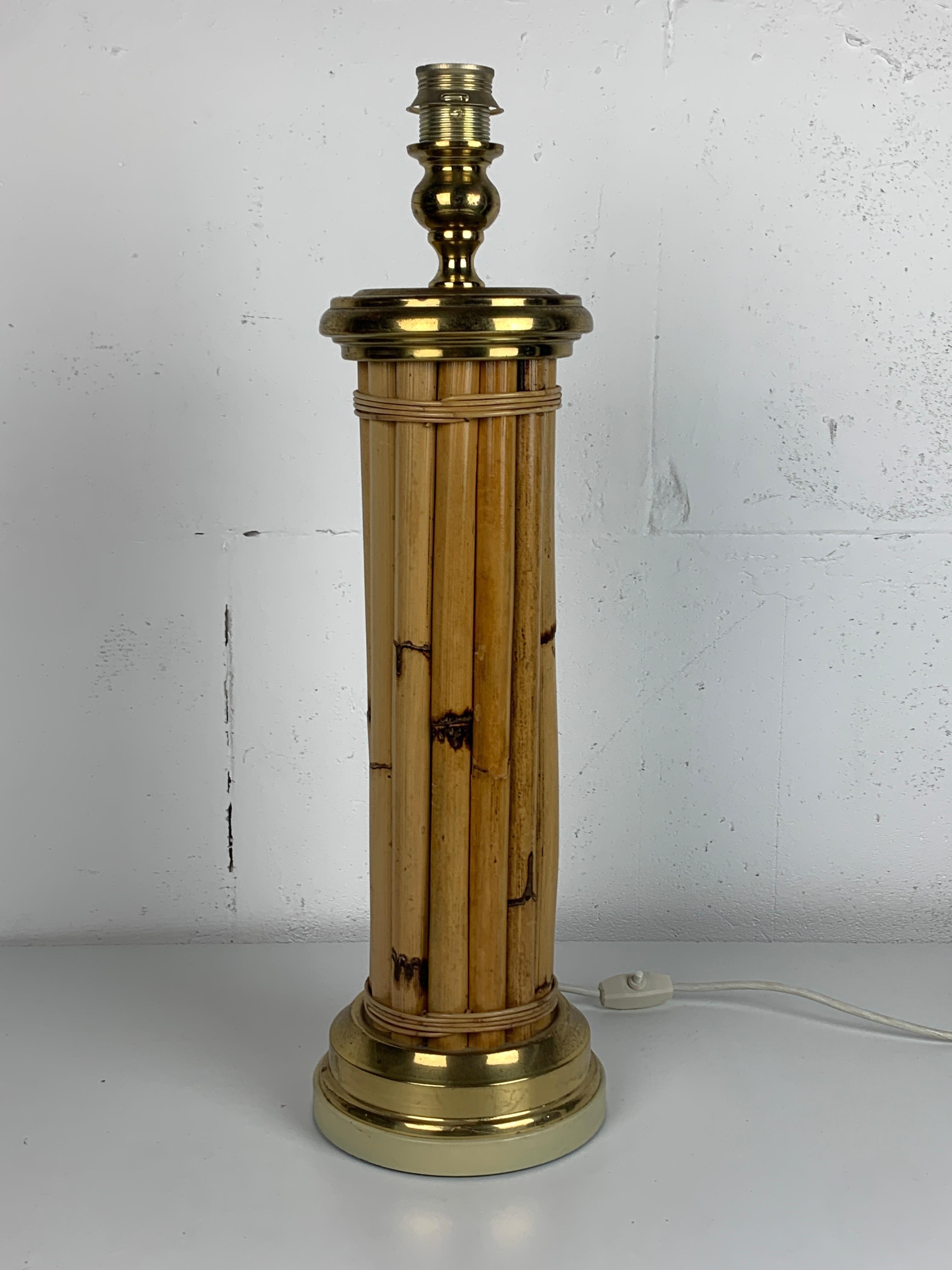 Lámpara de mesa seta grande de bambú y latón de mediados de siglo, Leola, años 60 Regencia de Hollywood en venta