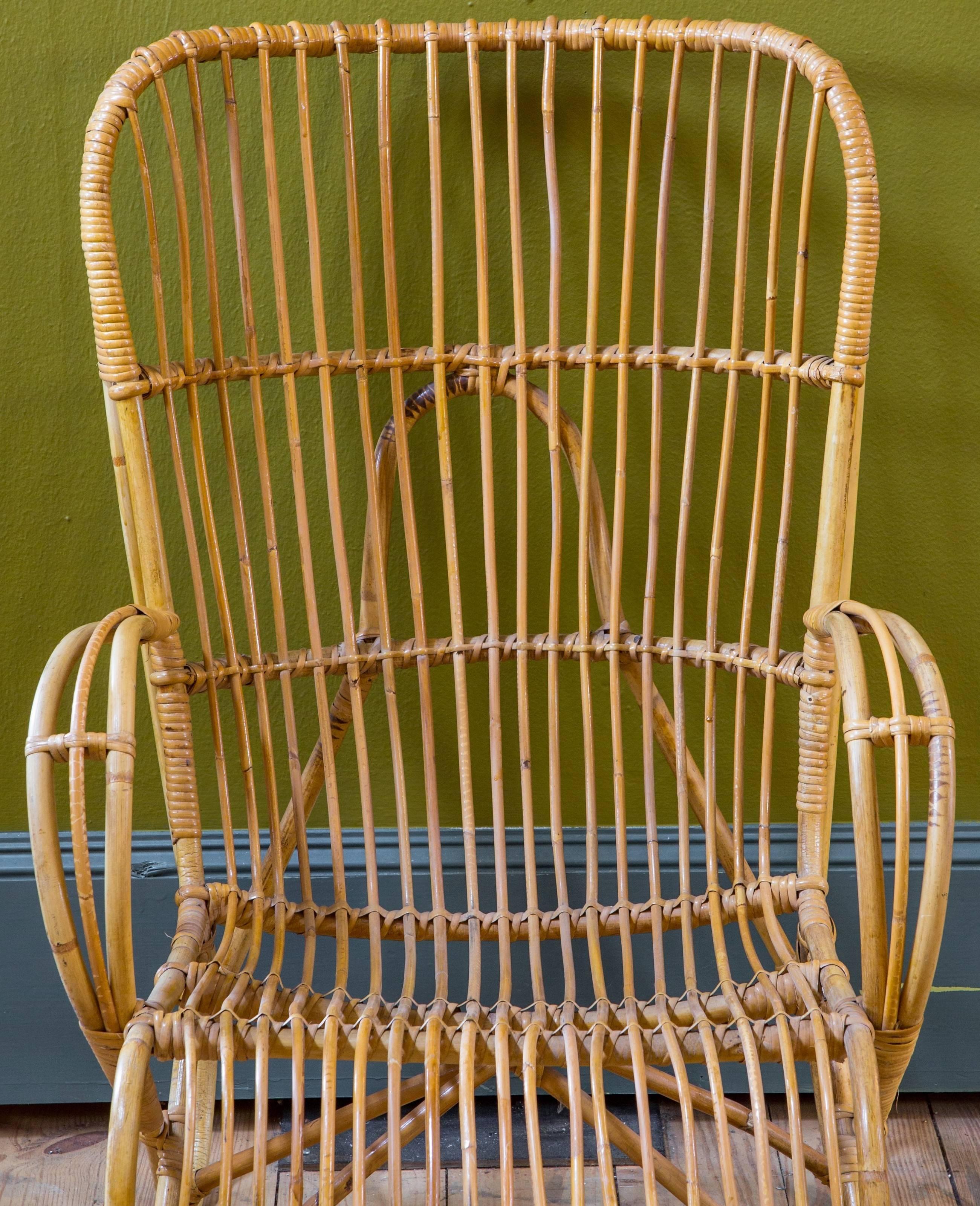 Midcentury Bamboo and Rattan Lounge Chair In Distressed Condition In Houston, TX