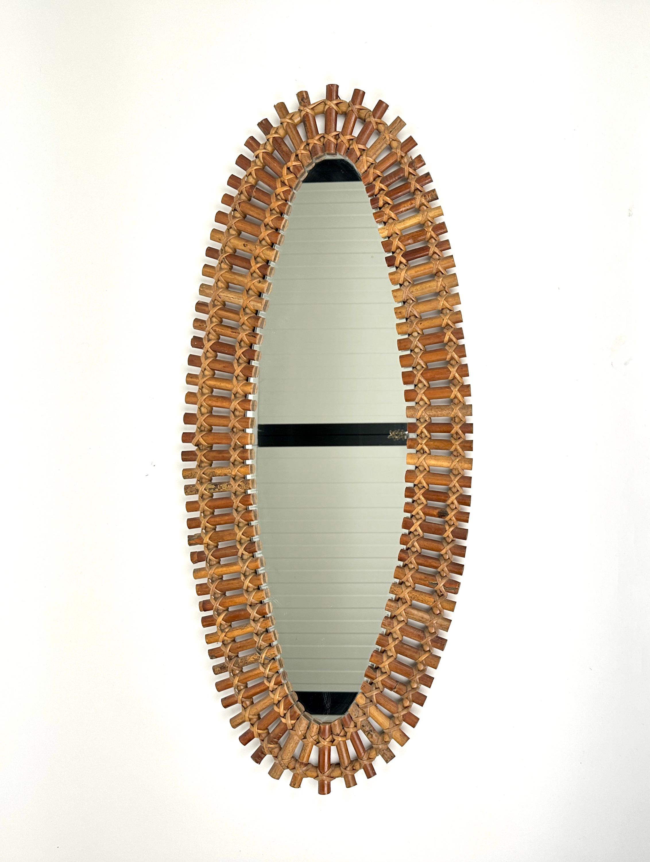 Mid-Century Bamboo and Rattan Oval Wall Mirror, Italy, 1960s In Good Condition For Sale In Rome, IT