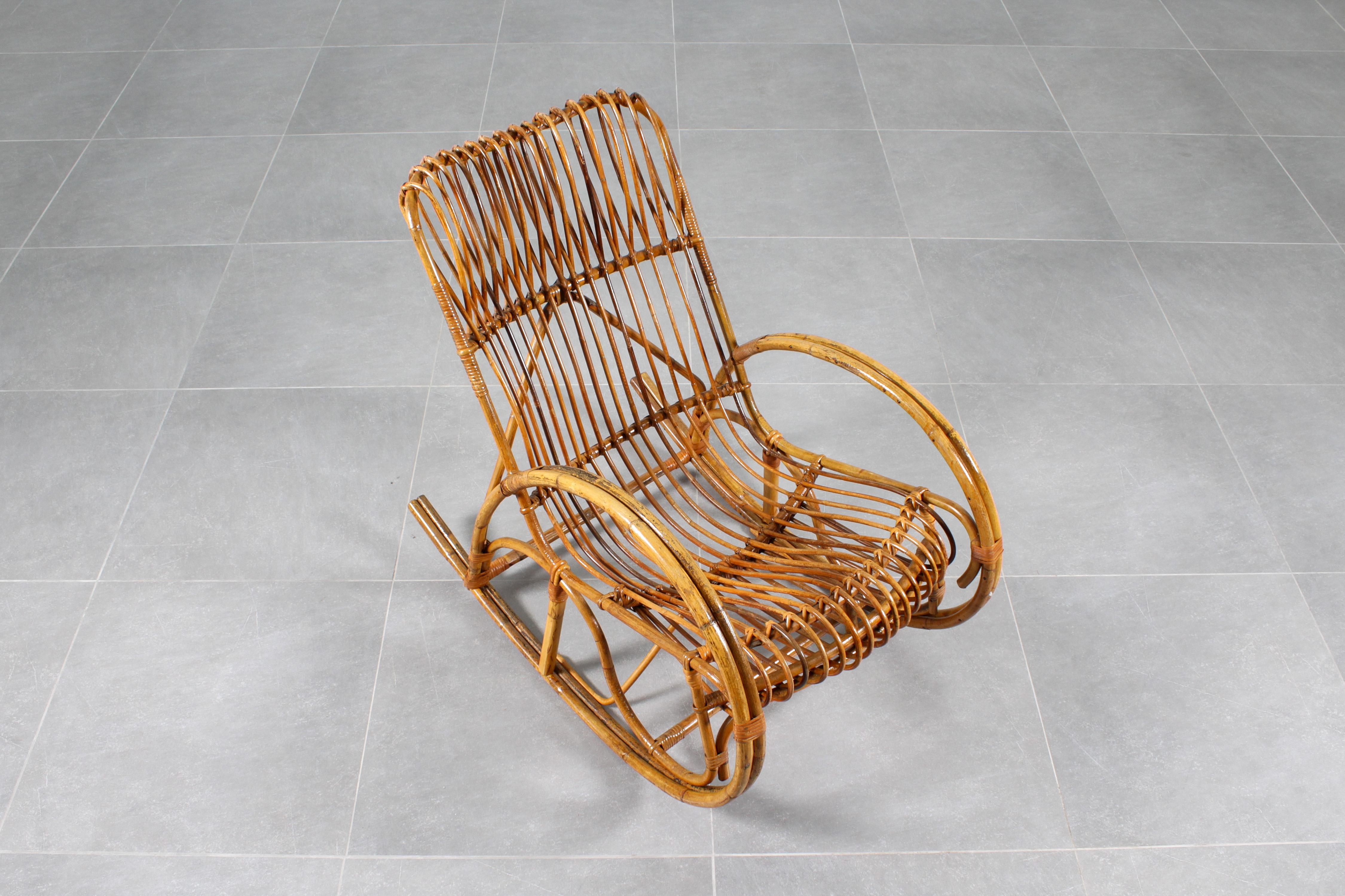 Mid-Century Bamboo and Rattan Rocking Chair Franco Albini style, Italy 60s For Sale 4