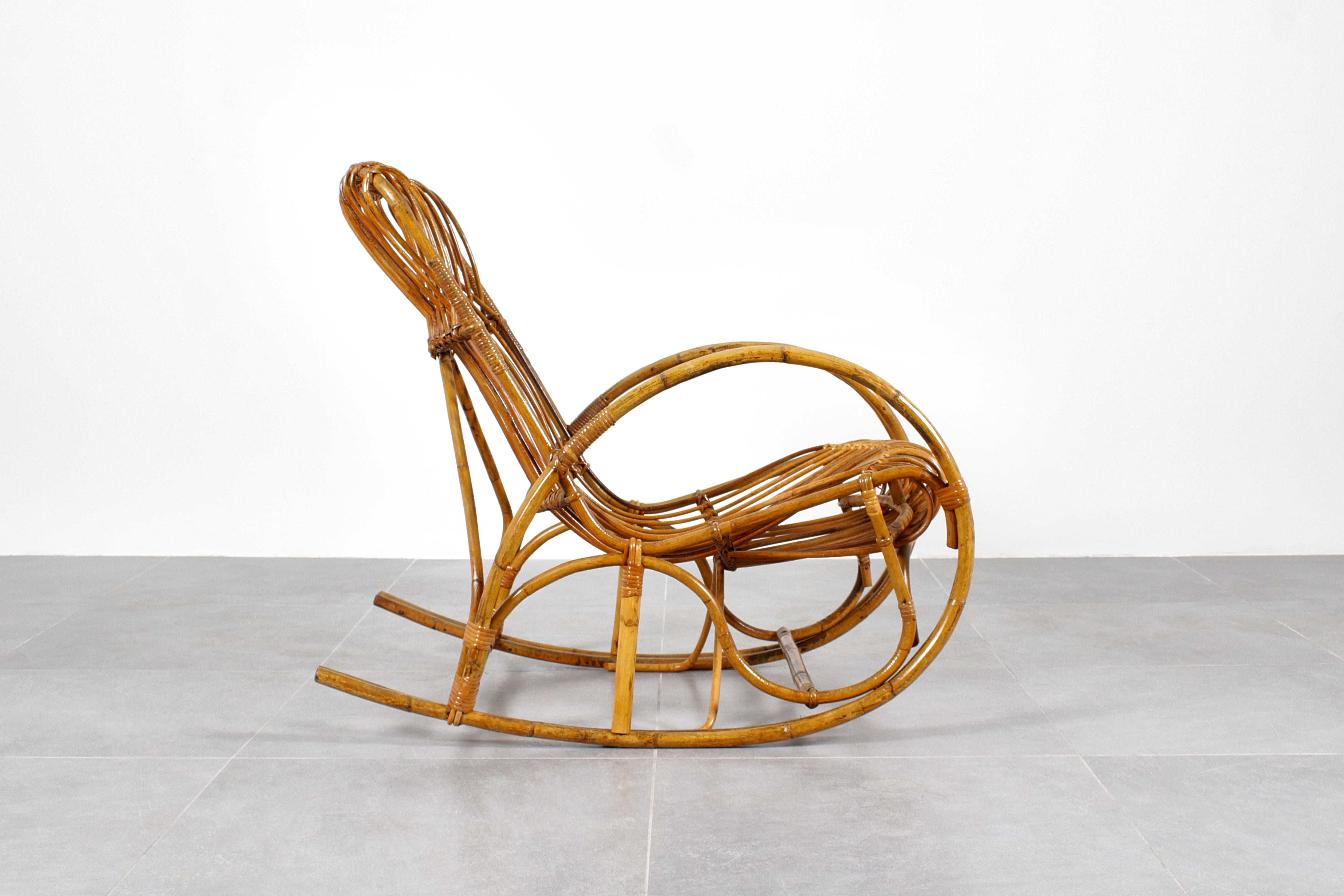 Mid-Century Bamboo and Rattan Rocking Chair Franco Albini style, Italy 60s For Sale 2