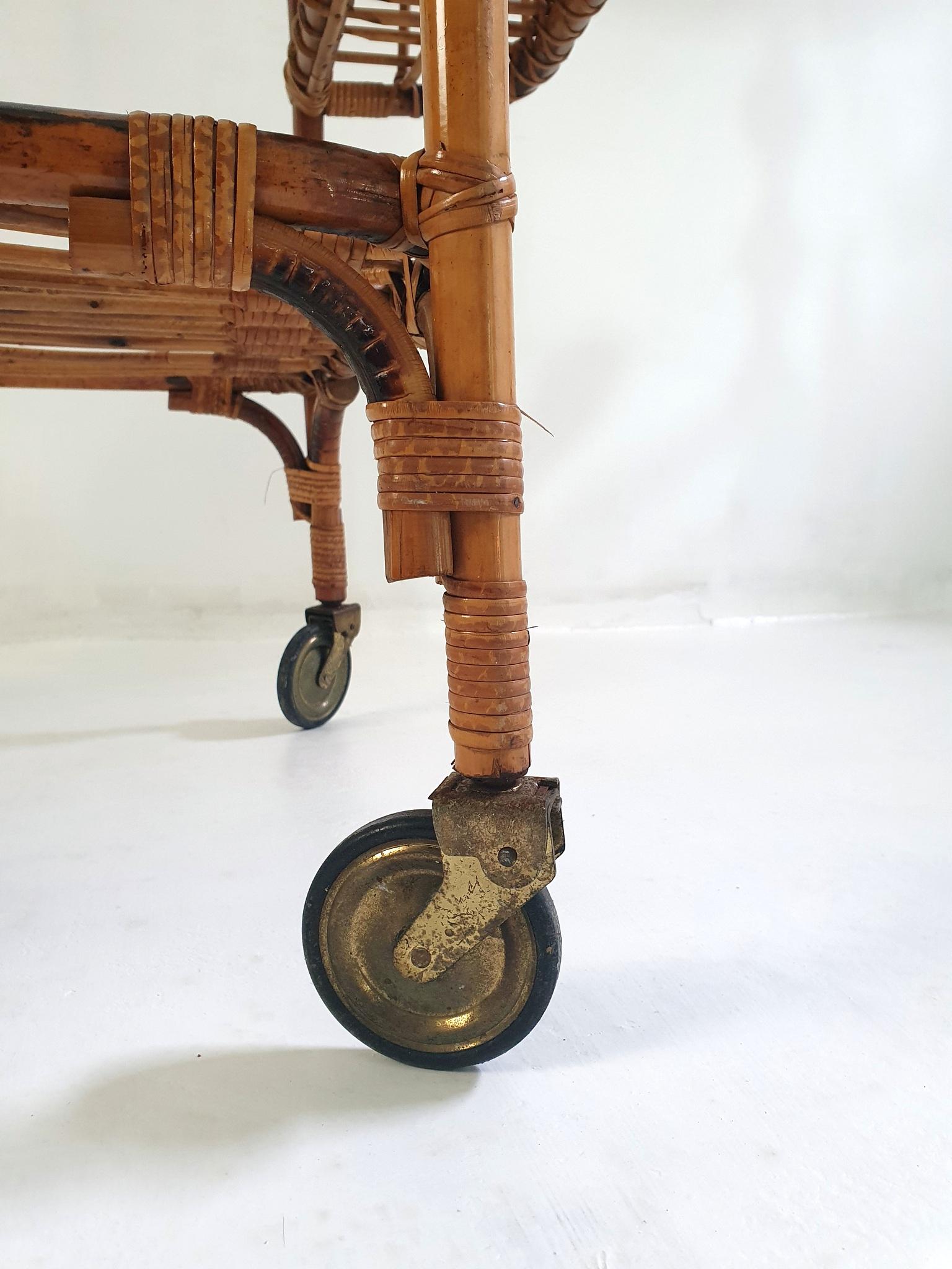 Chariot de bar du milieu du siècle en bambou et rotin, Italie, années 1950 Bon état - En vente à Albano Laziale, Rome/Lazio