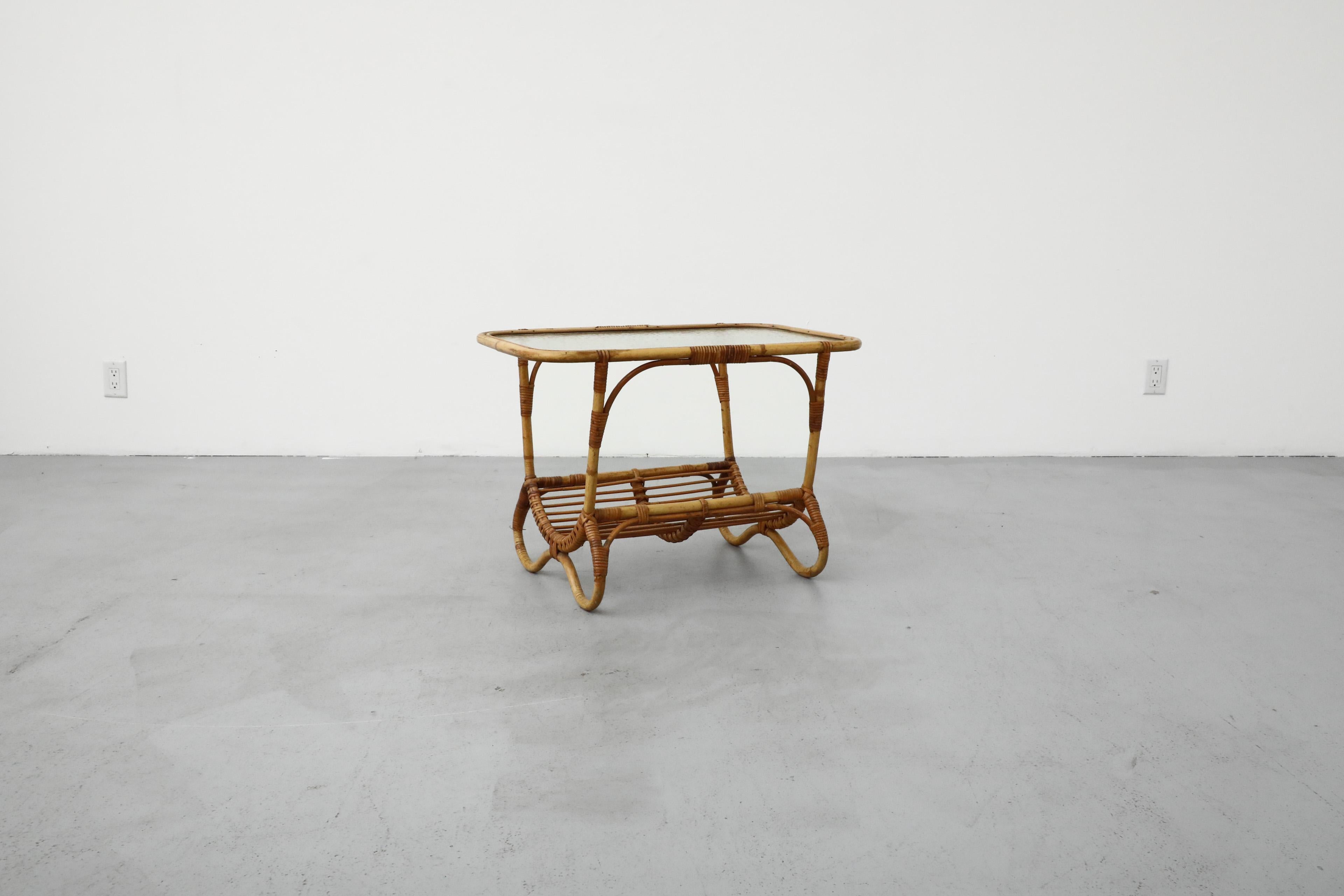 Table basse du milieu du siècle dernier en bambou et verre texturé de Rohe Noordwolde Bon état - En vente à Los Angeles, CA