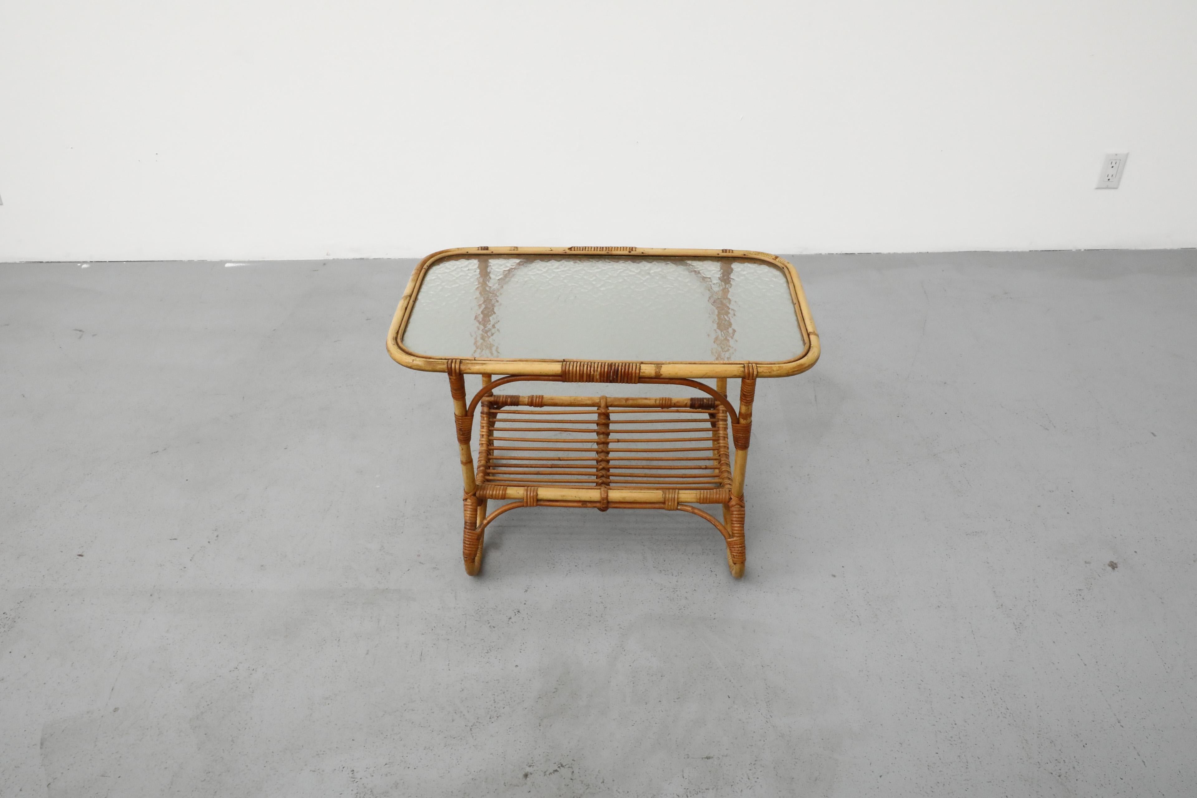 Table basse du milieu du siècle dernier en bambou et verre texturé de Rohe Noordwolde en vente 1