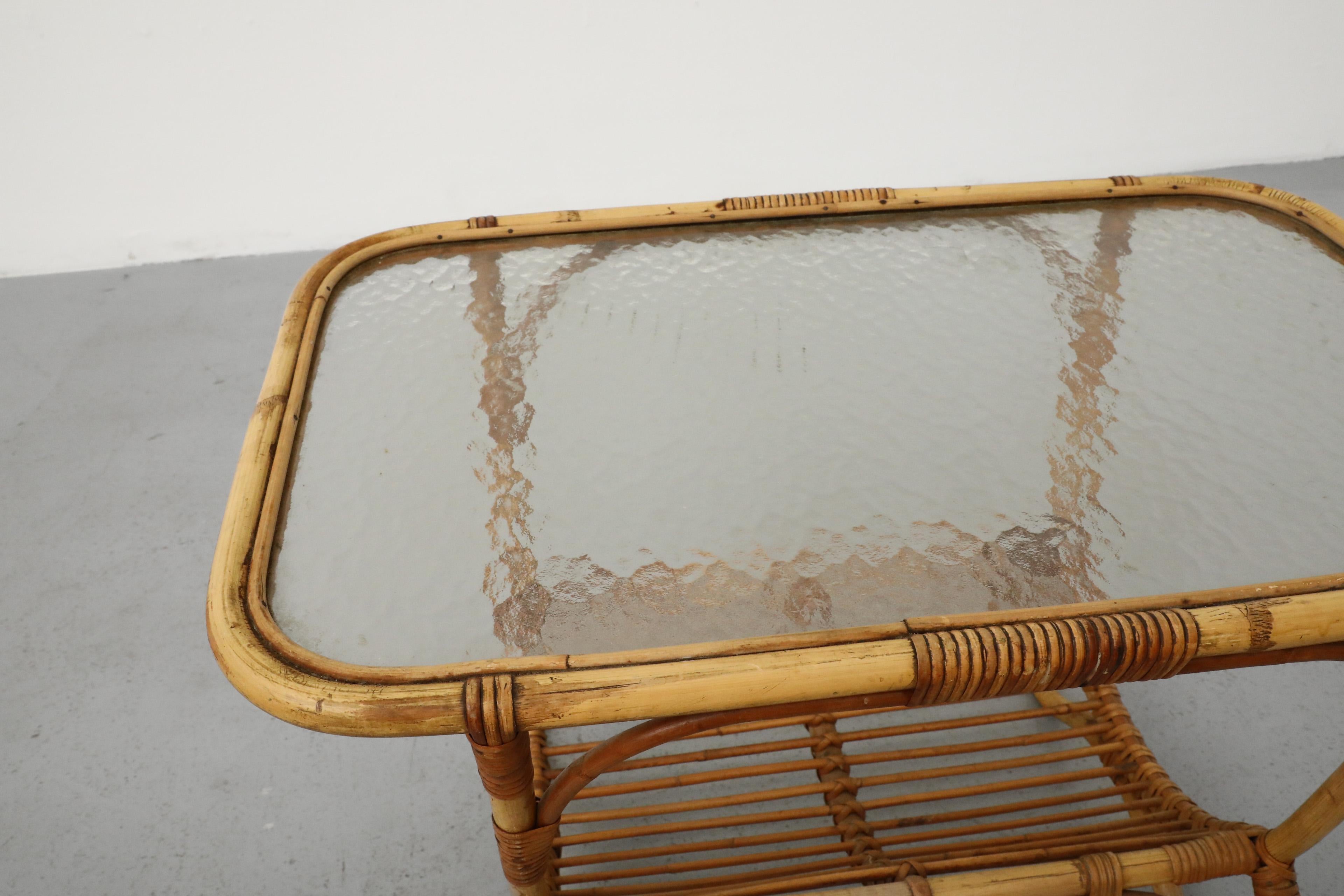 Table basse du milieu du siècle dernier en bambou et verre texturé de Rohe Noordwolde en vente 2