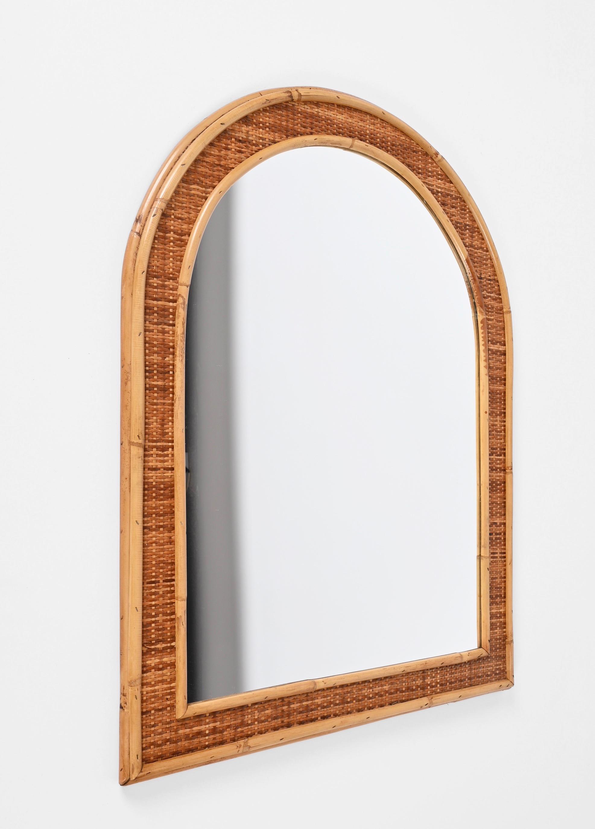 Mid-Century Bamboo and Woven Wicker Arch Mirror, Italy, 1970 In Good Condition For Sale In Roma, IT