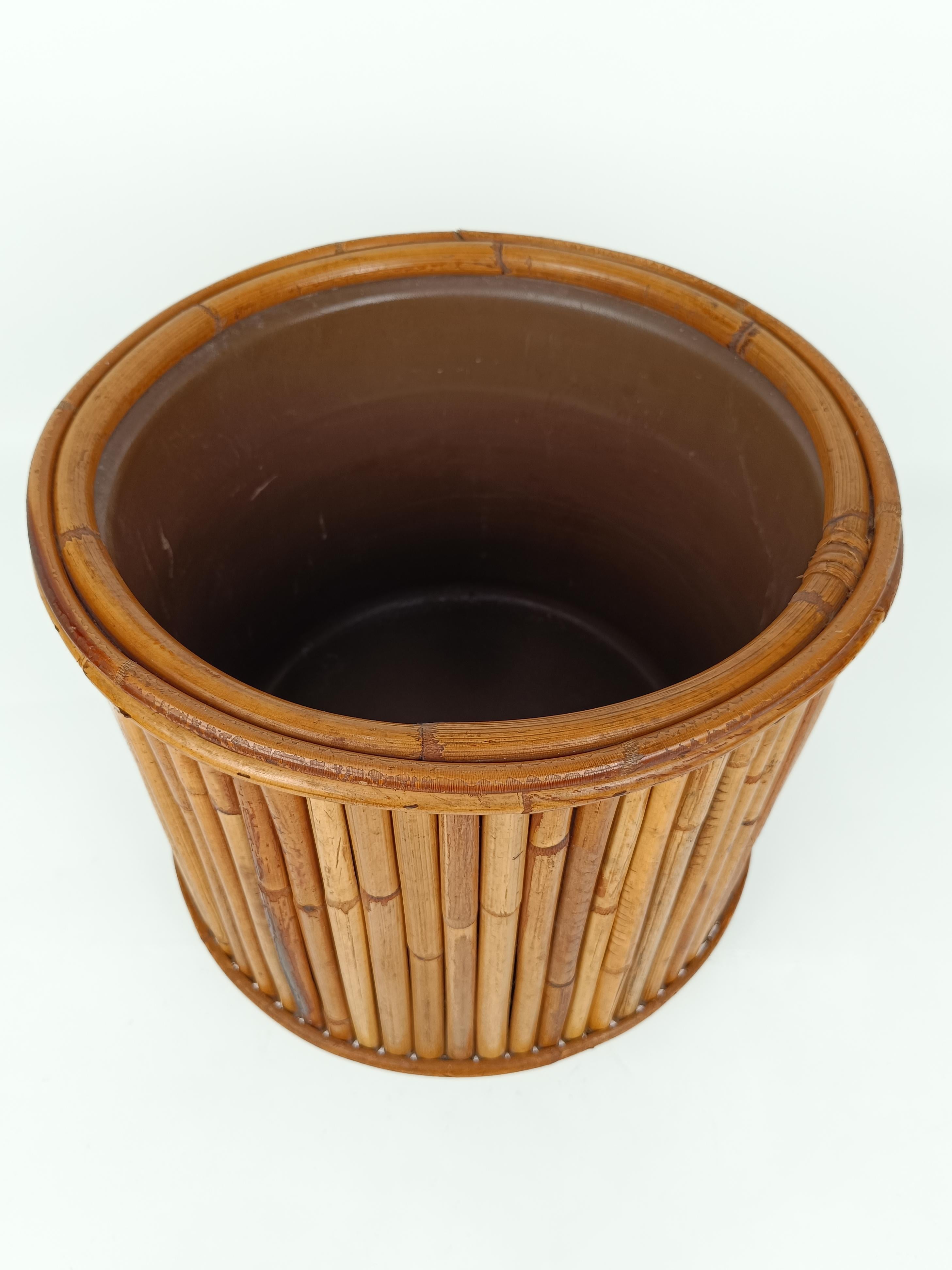 Mid-Century moderno Vaso porta piante in bambù, canne e rattan del XIX secolo, Italia anni '70