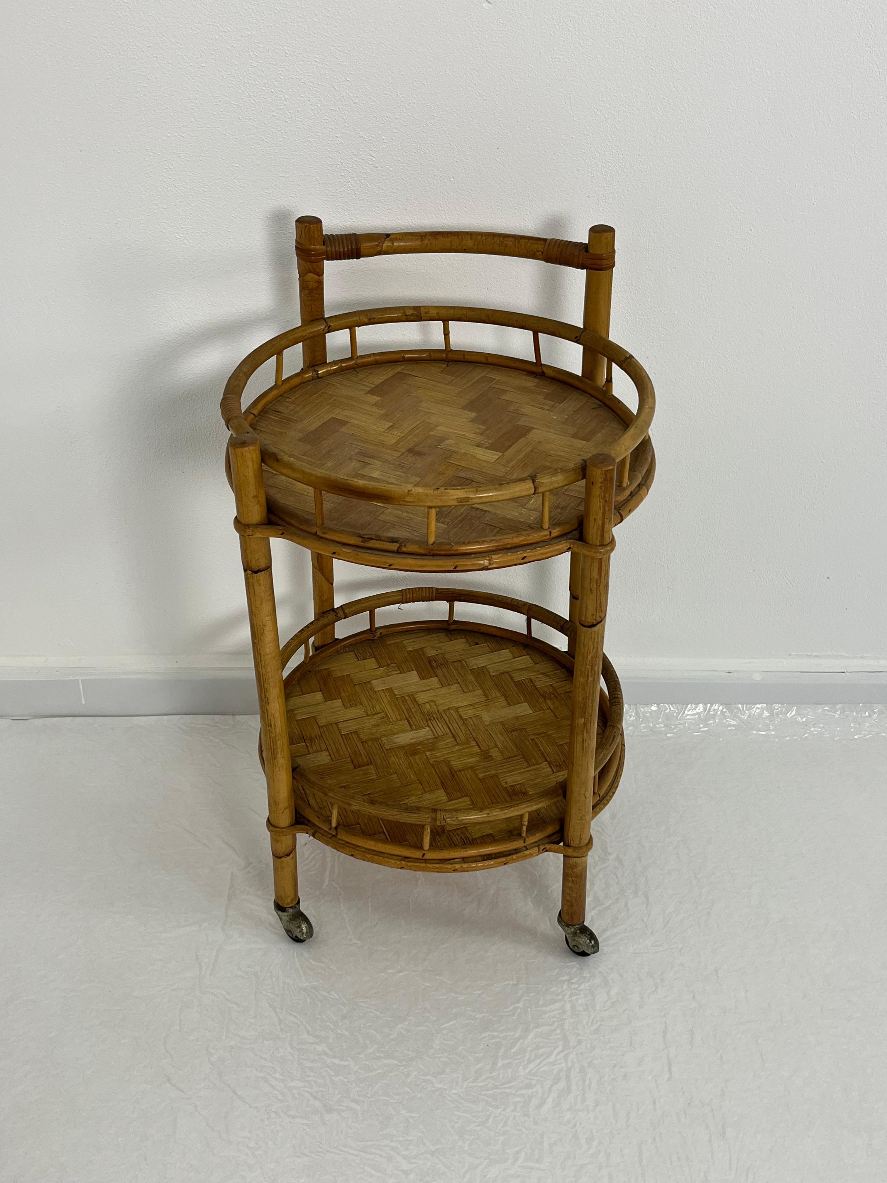 Milieu du XXe siècle Chariot de bar circulaire en bambou du milieu du siècle, années 1960 en vente