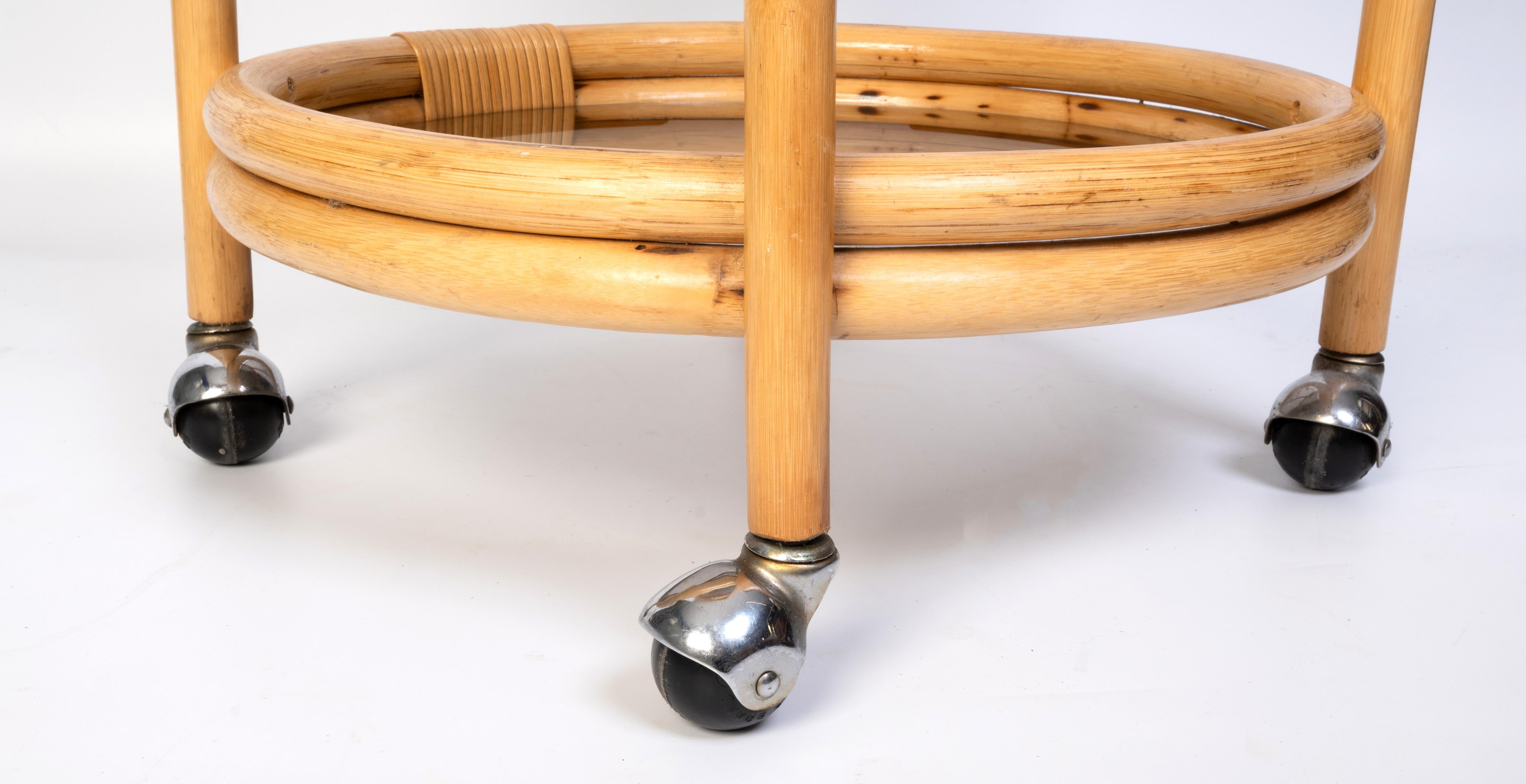 Table d'appoint circulaire en bambou, Italie, C.1960 en vente 5