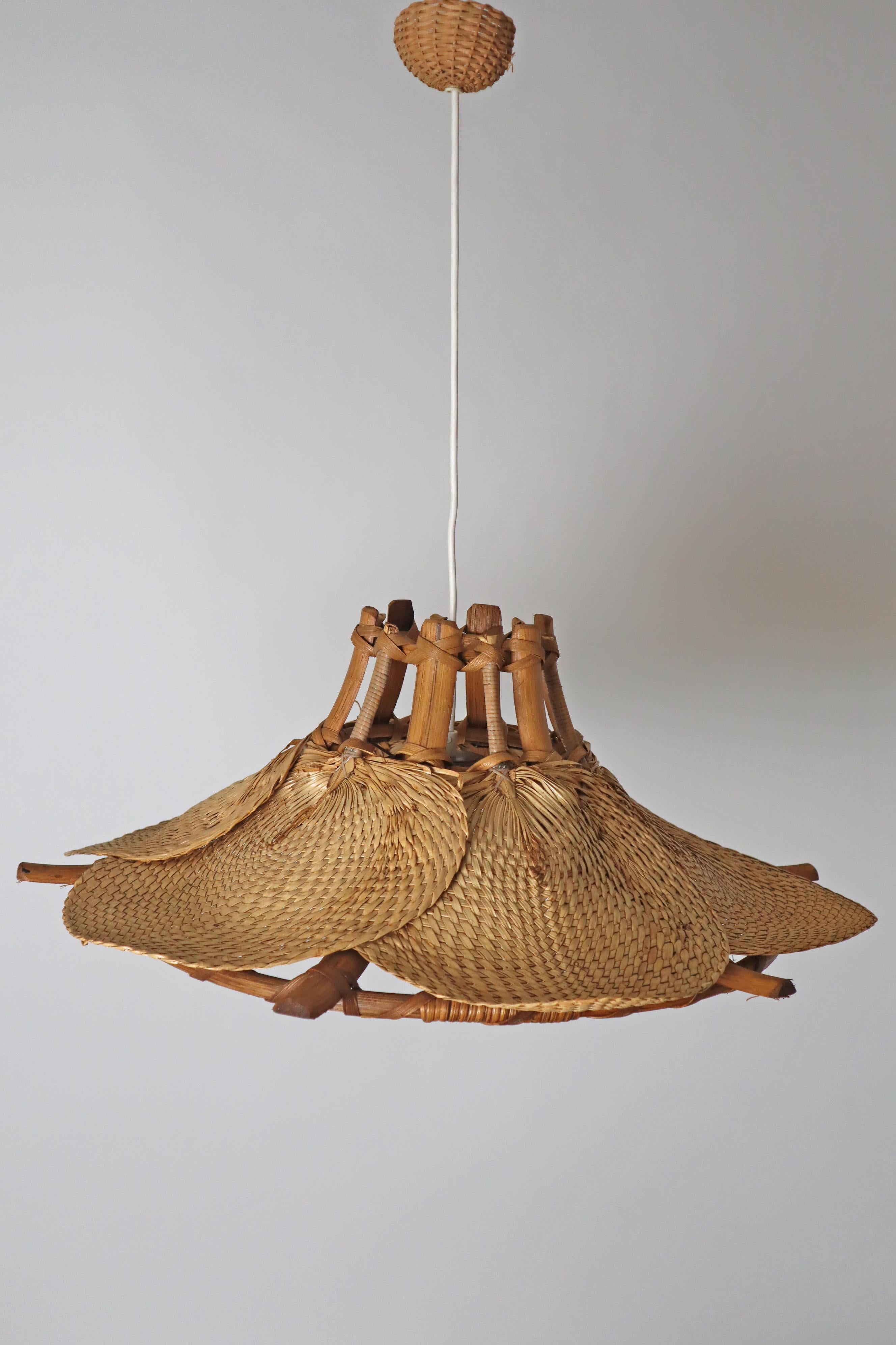 Lampada a ventaglio in bambù Uchiwa di metà secolo nello stile di Ingo Maurer in vendita 11