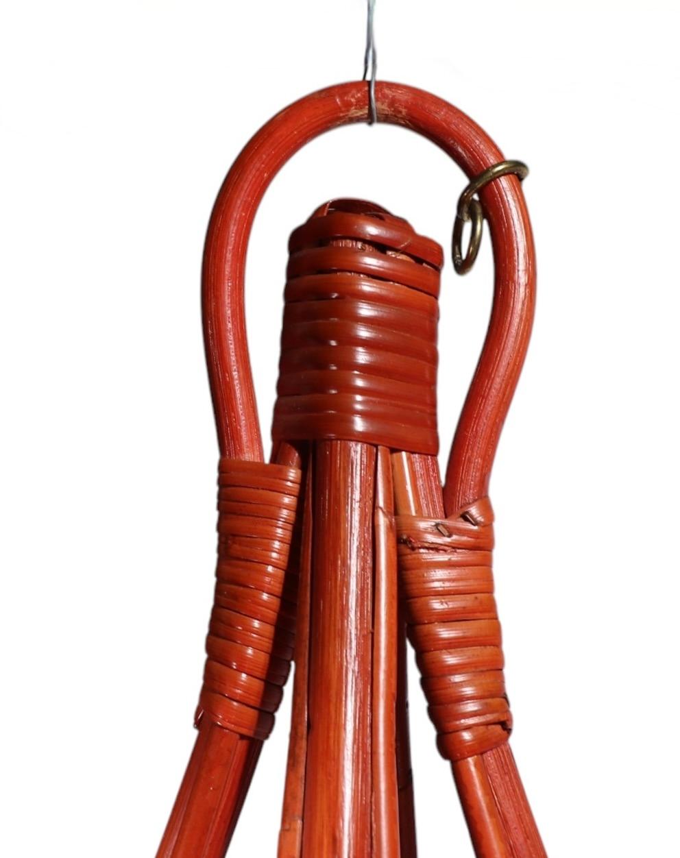 Dipinto Fioriera pensile in bambù di metà secolo, attribuita a Henry Olko c. 1970 in vendita