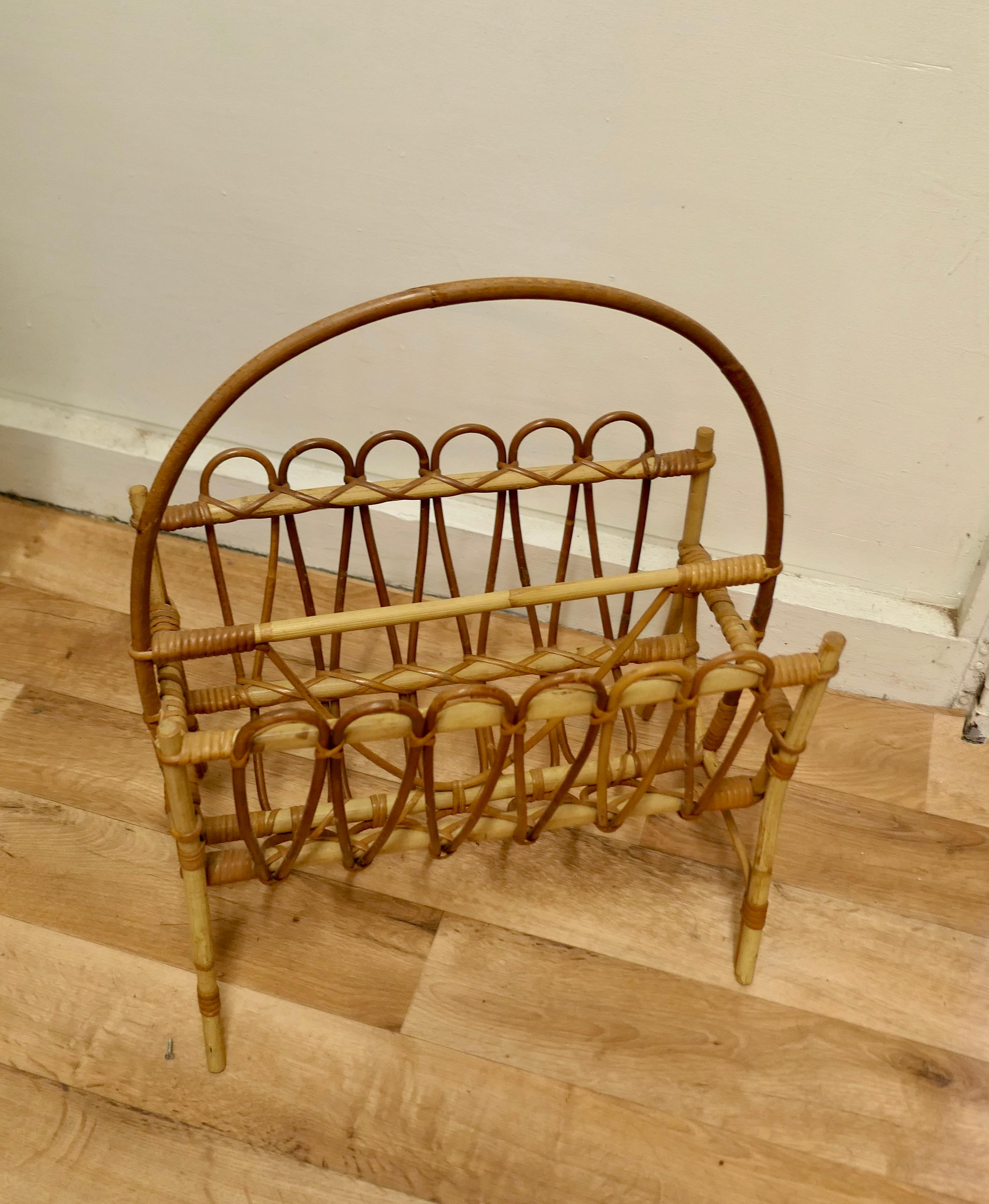 Mid Century Bamboo Magazine Rack In Good Condition For Sale In Chillerton, Isle of Wight
