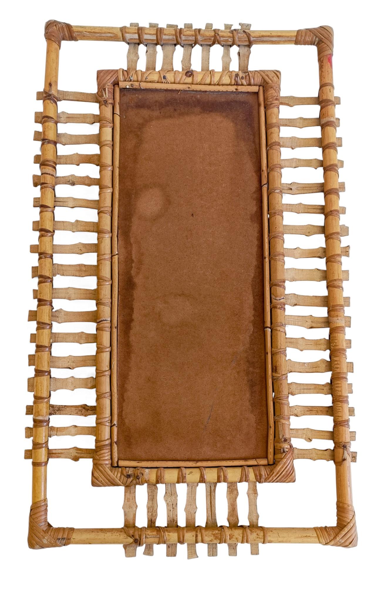 Espejo rectangular de pared de bambú y ratán de mediados de siglo con pátina, Francia, años 50 en venta 6