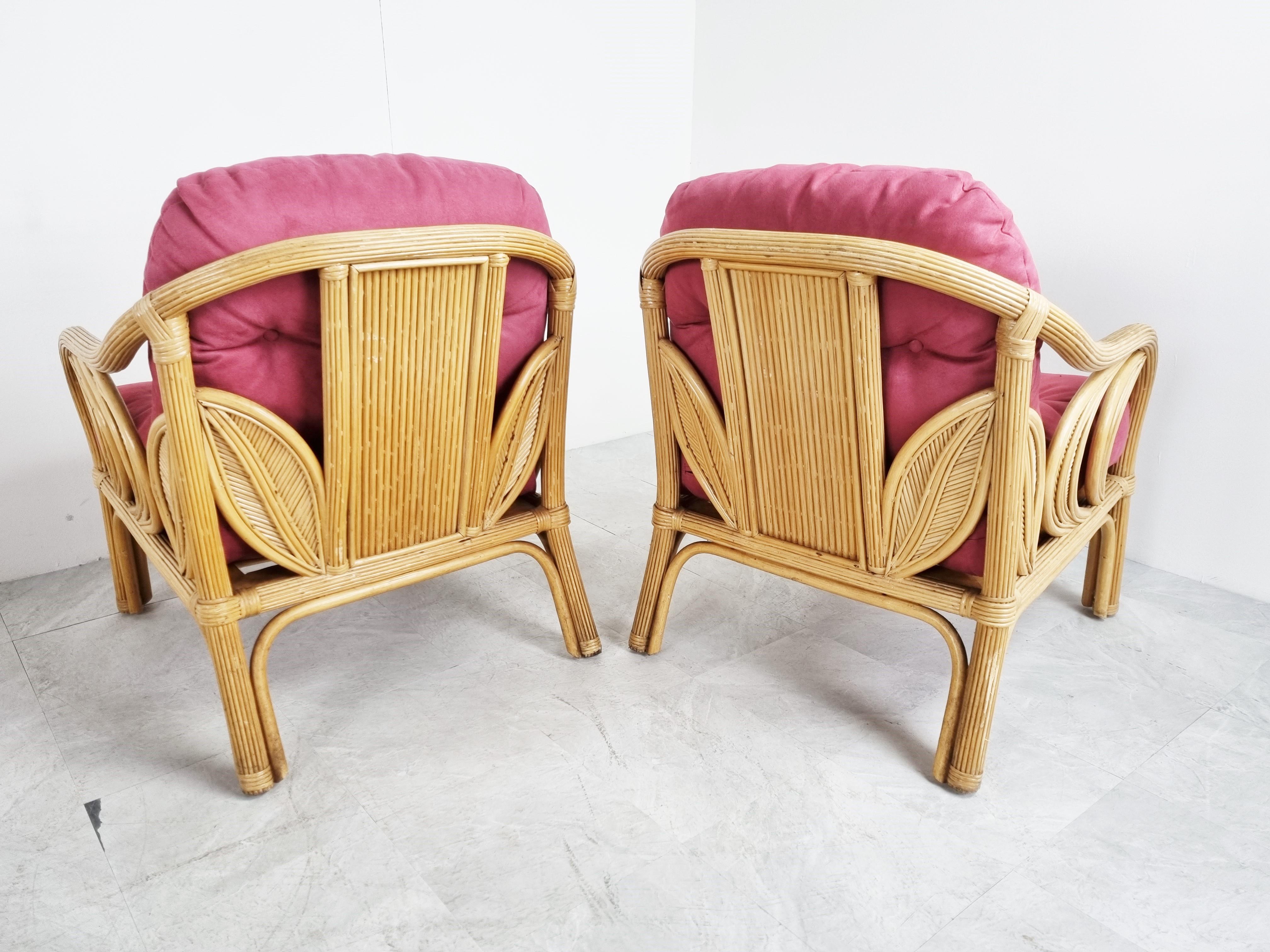 Beautiful Vivai del Sud style sofa set consitsing of a three seater bench and two armchairs.

New pink alcantara cushions offer loads of comfort.

Beautiful reeded and decorated bamboo frames.

1980s - France

Dimensions:
3 seater:
Height: