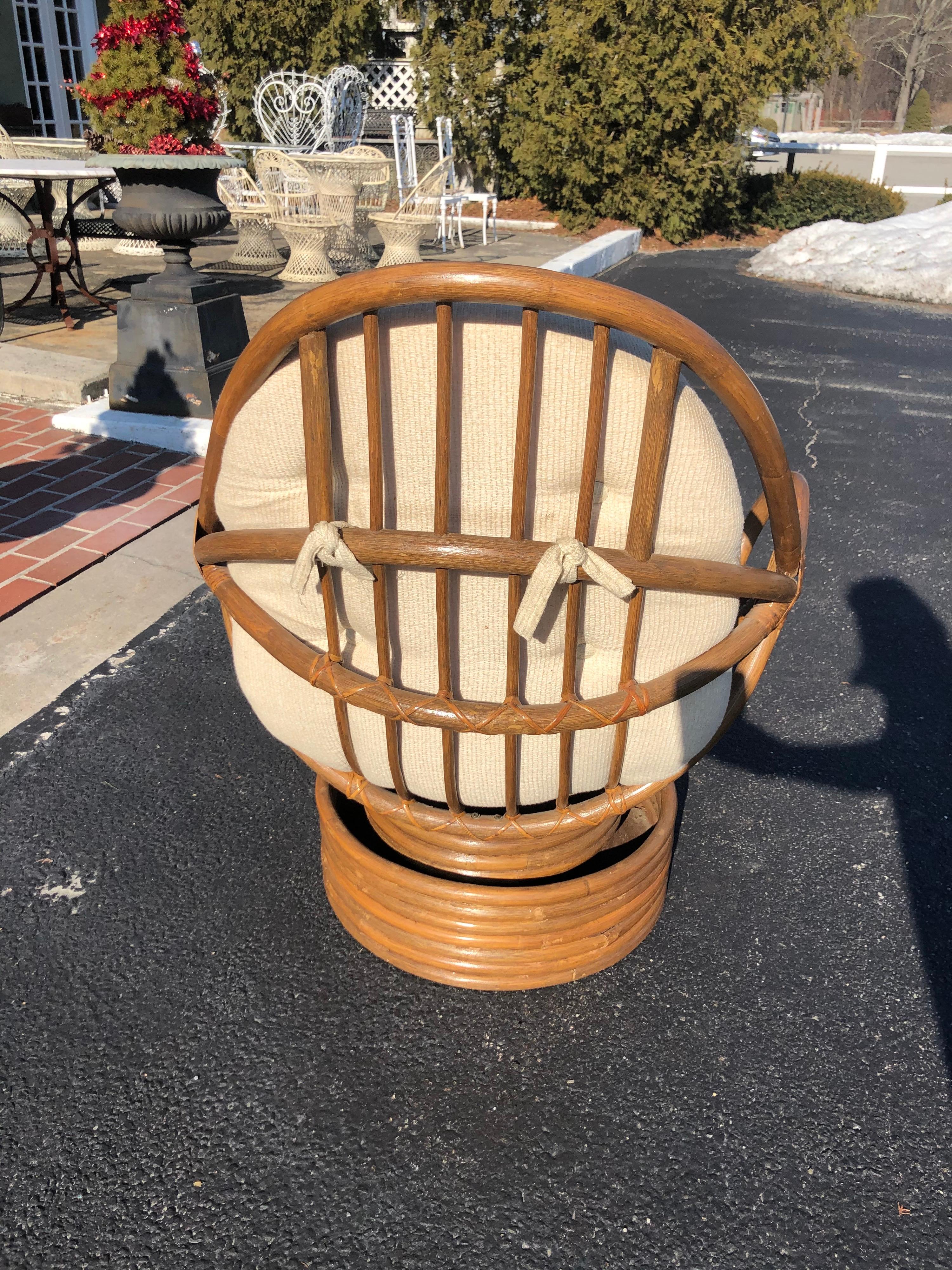 Mid Century Rattan Swivel Chair In Good Condition In Redding, CT