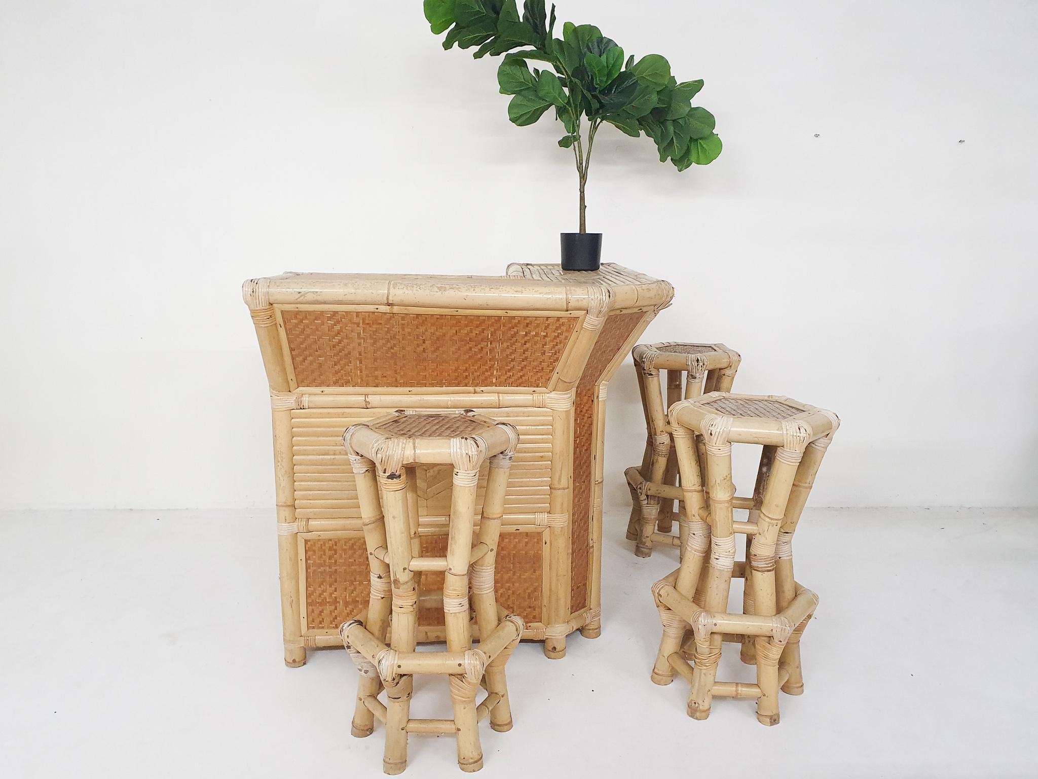 Dutch Mid-century bamboo tiki bar and stools, 1970's For Sale