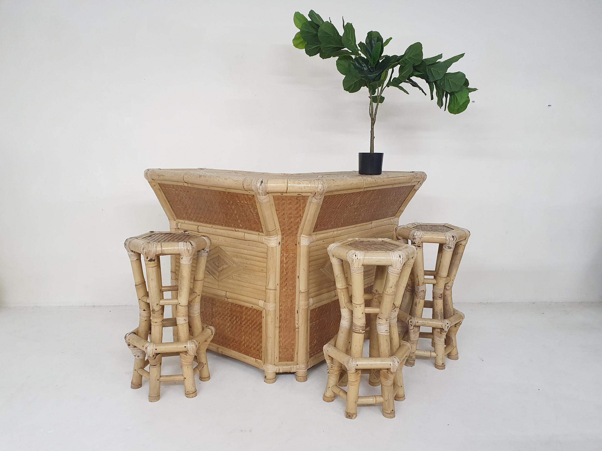 20th Century Mid-century bamboo tiki bar and stools, 1970's For Sale
