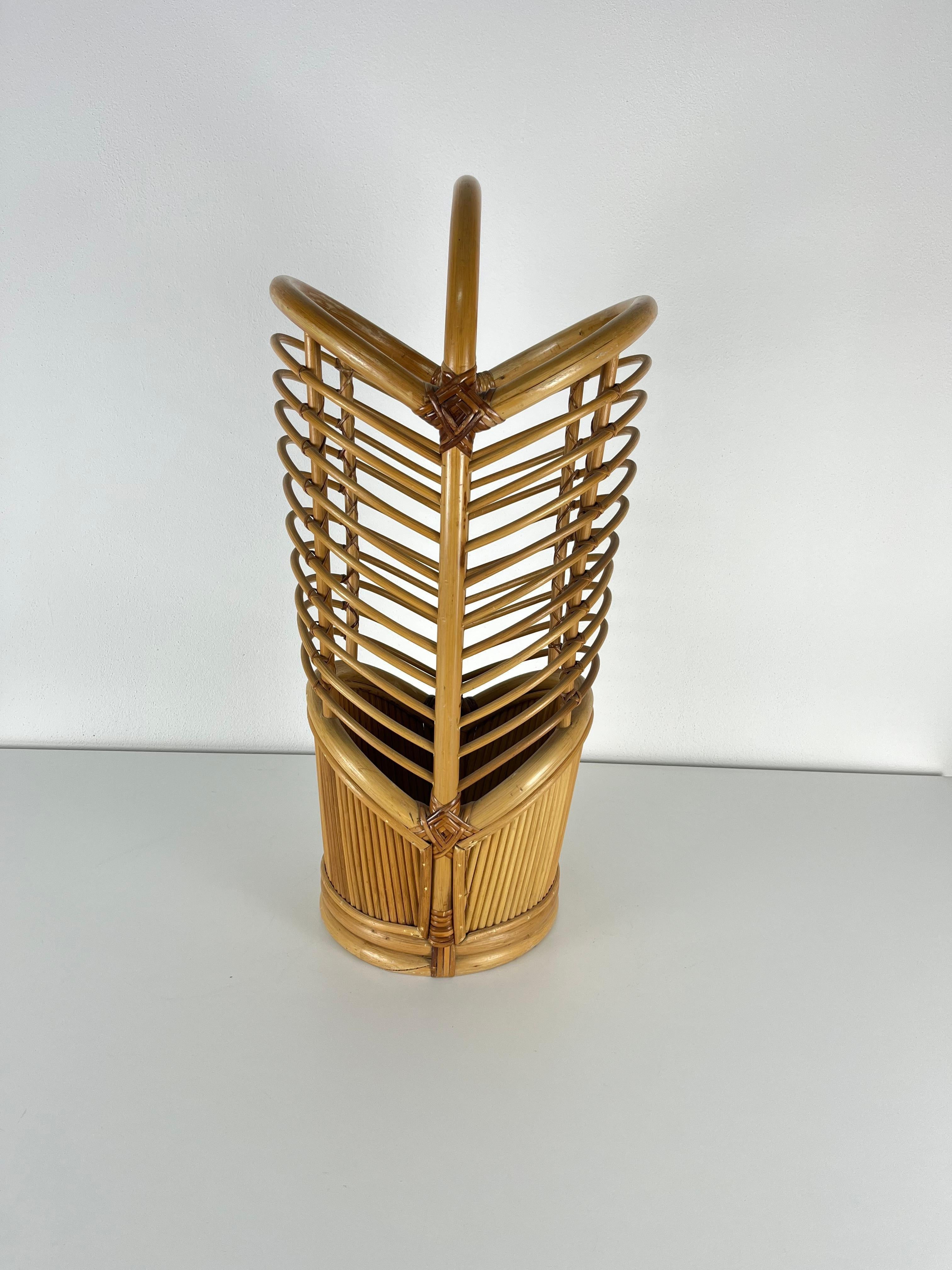 Mid-Century Bamboo Umbrella Stand, Made in Italy, 1960s
Good condition.
In the style of Bonacina