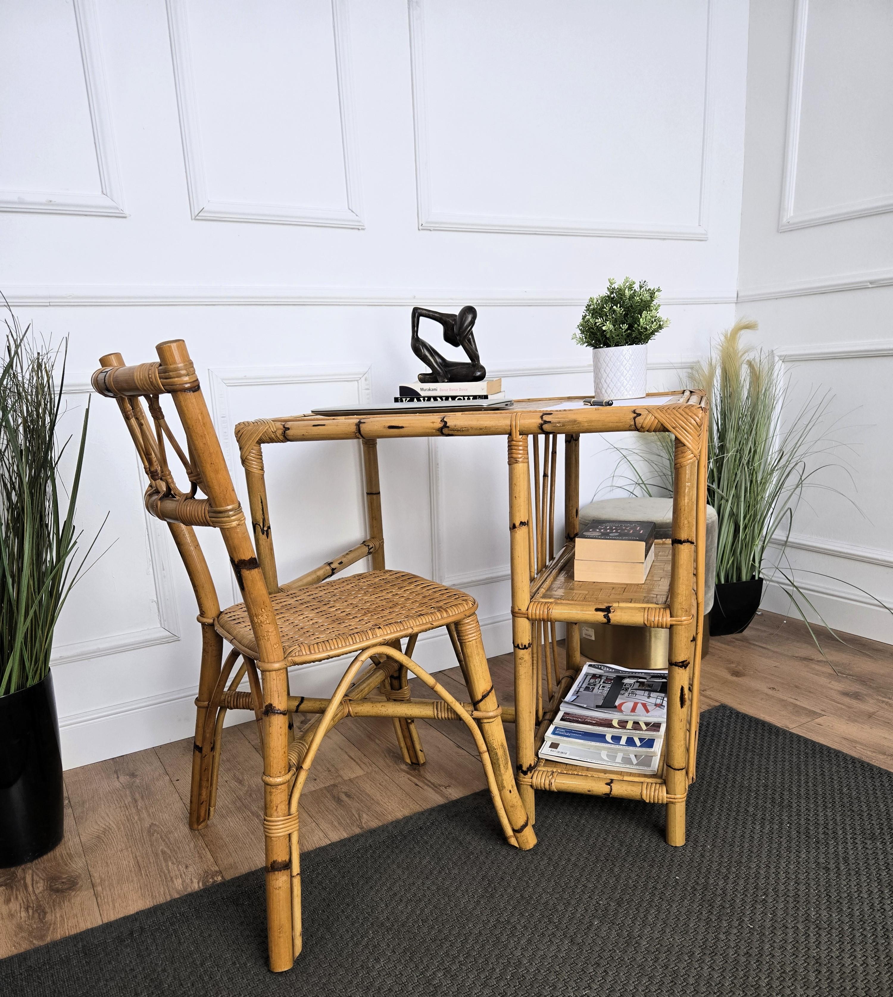 Provincial français Table à écrire et chaise en bambou, bois et rotin du milieu du siècle, Italie, années 1970 en vente